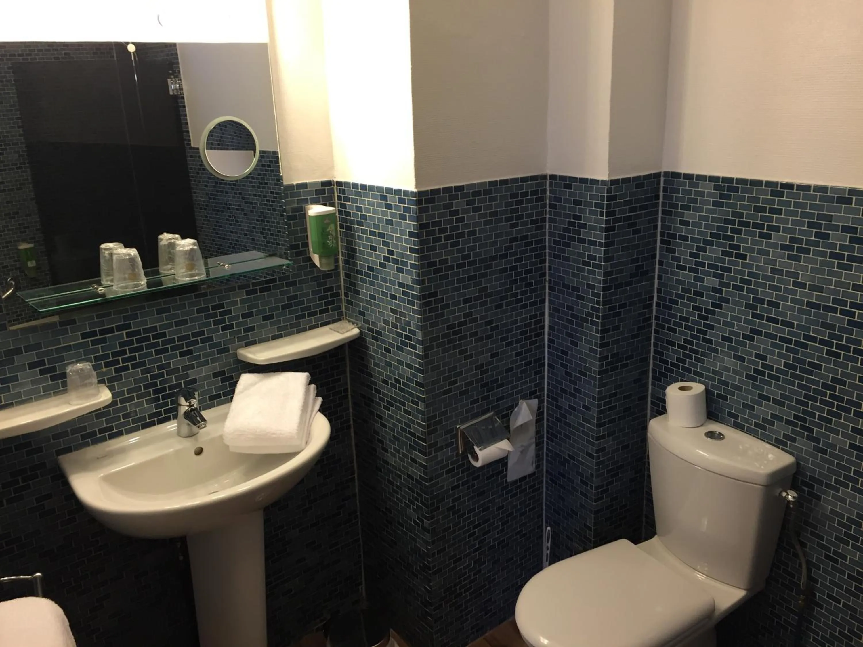 Bathroom in Grand Hotel de L'Univers