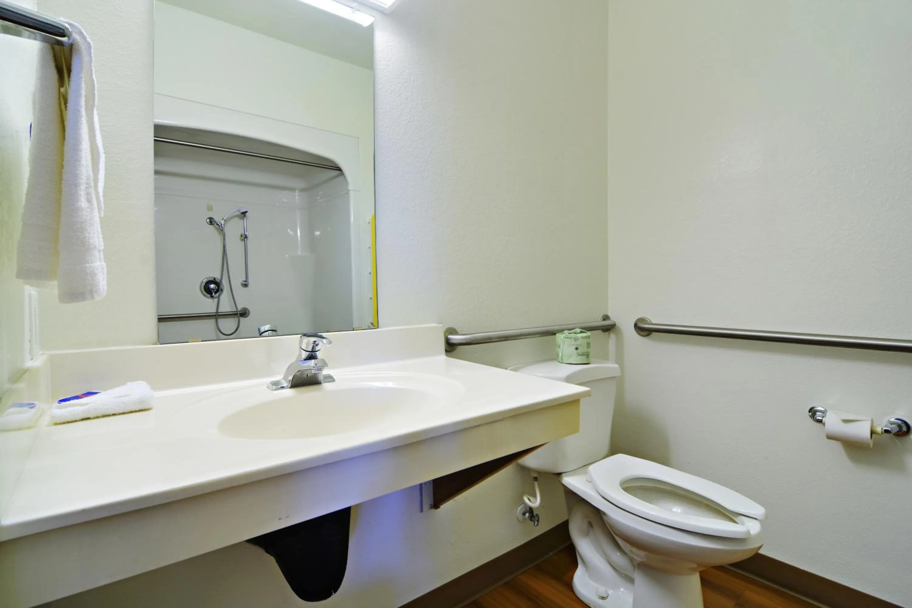 Bathroom in Motel 6-Benson, AZ