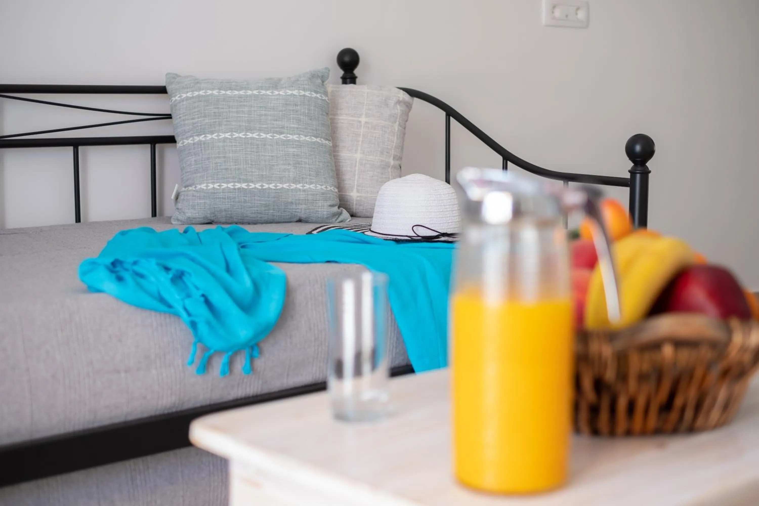 Bed in Cyclops Beach Apartments