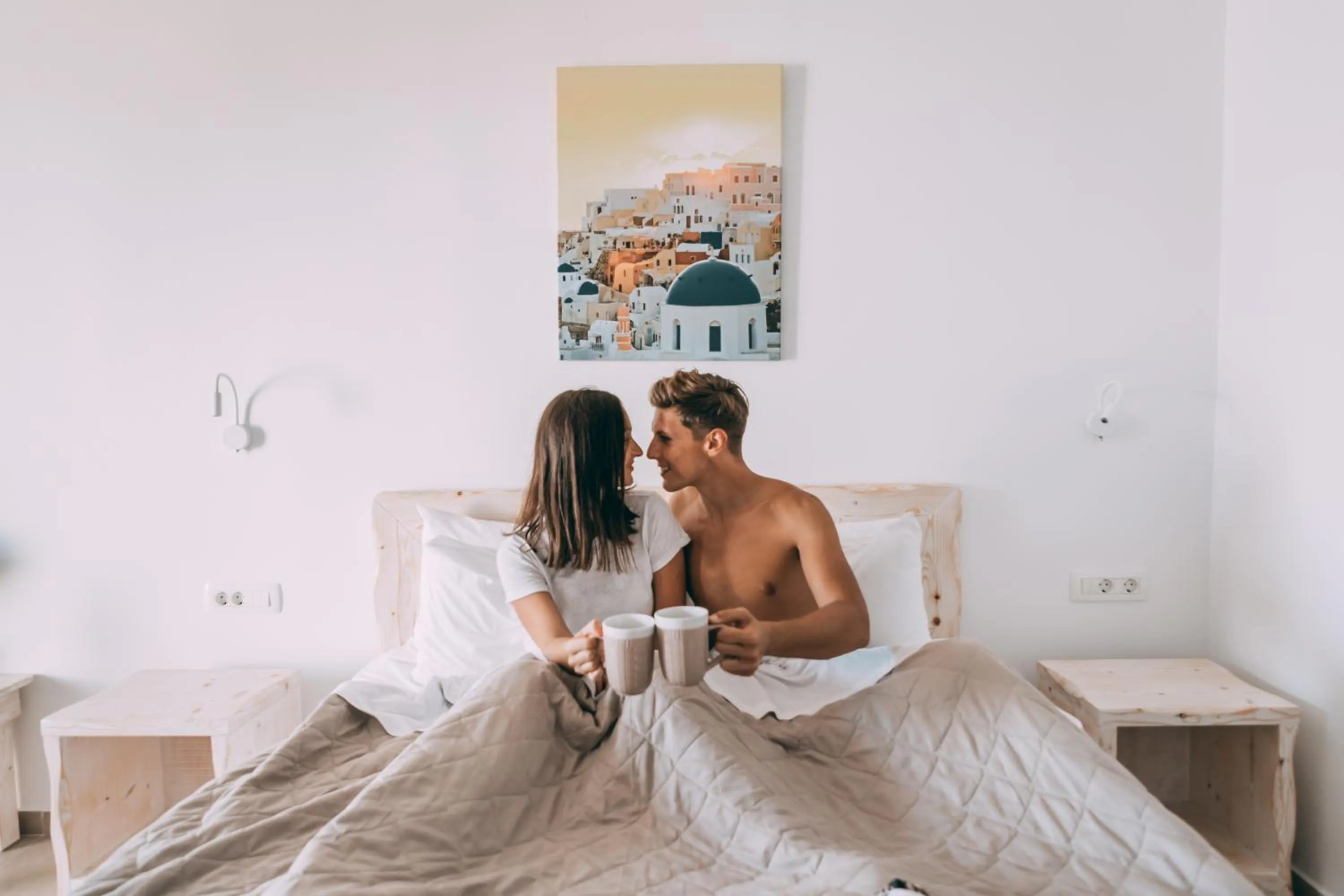 Bed in Cyclops Beach Apartments