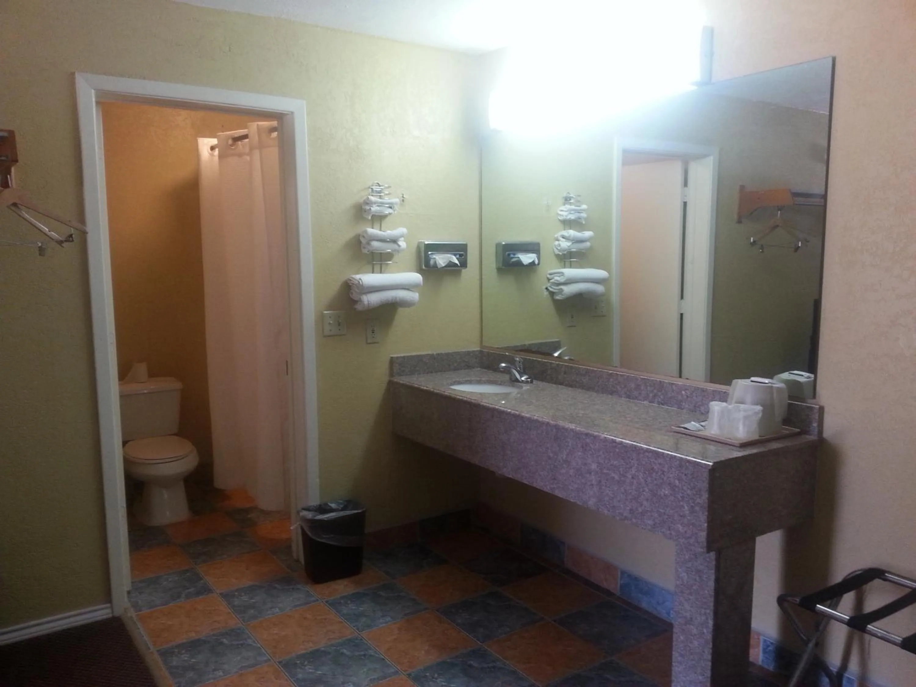 Bathroom in Travelers Inn