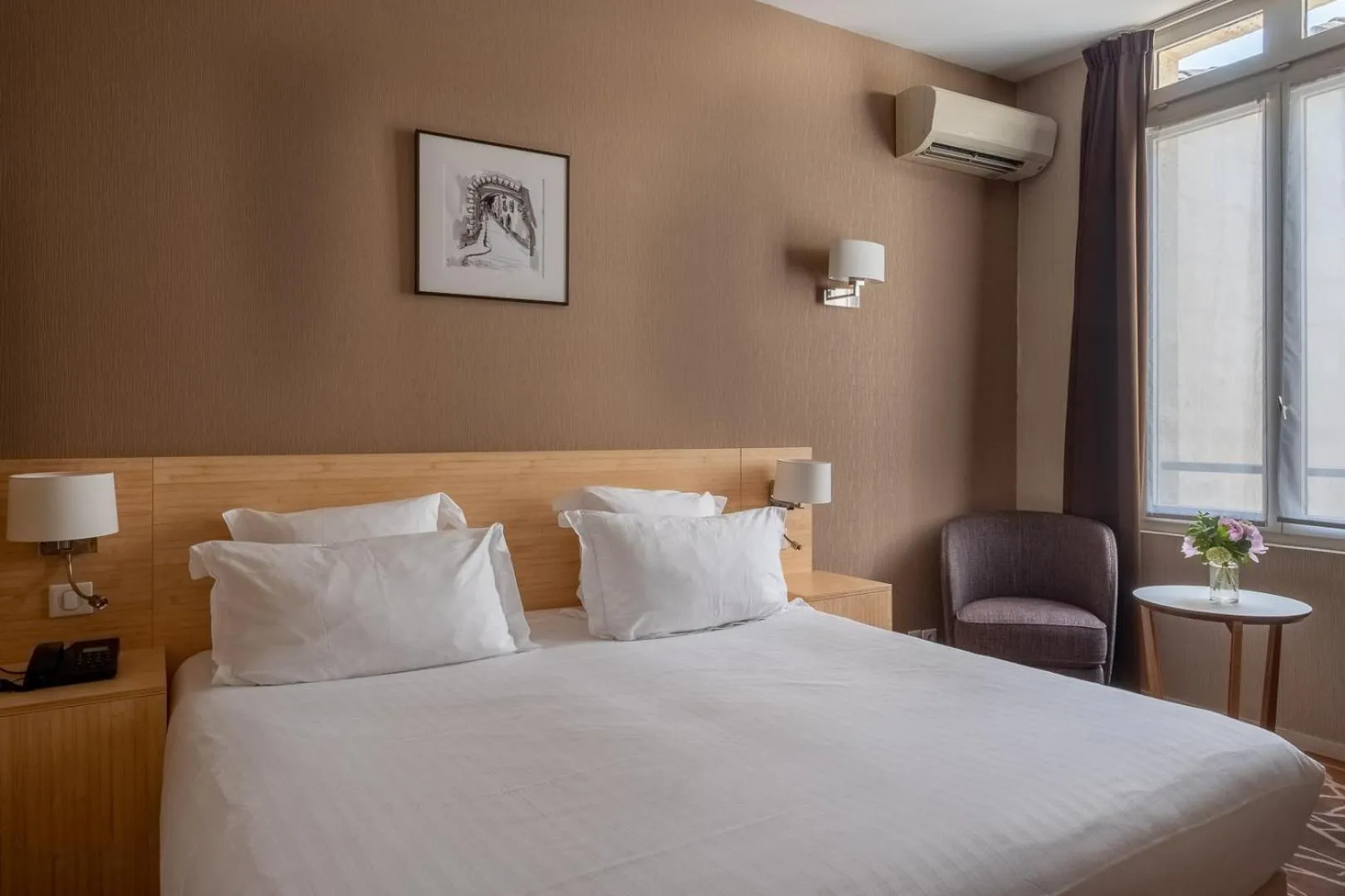 Bed in Grand Hotel Francais