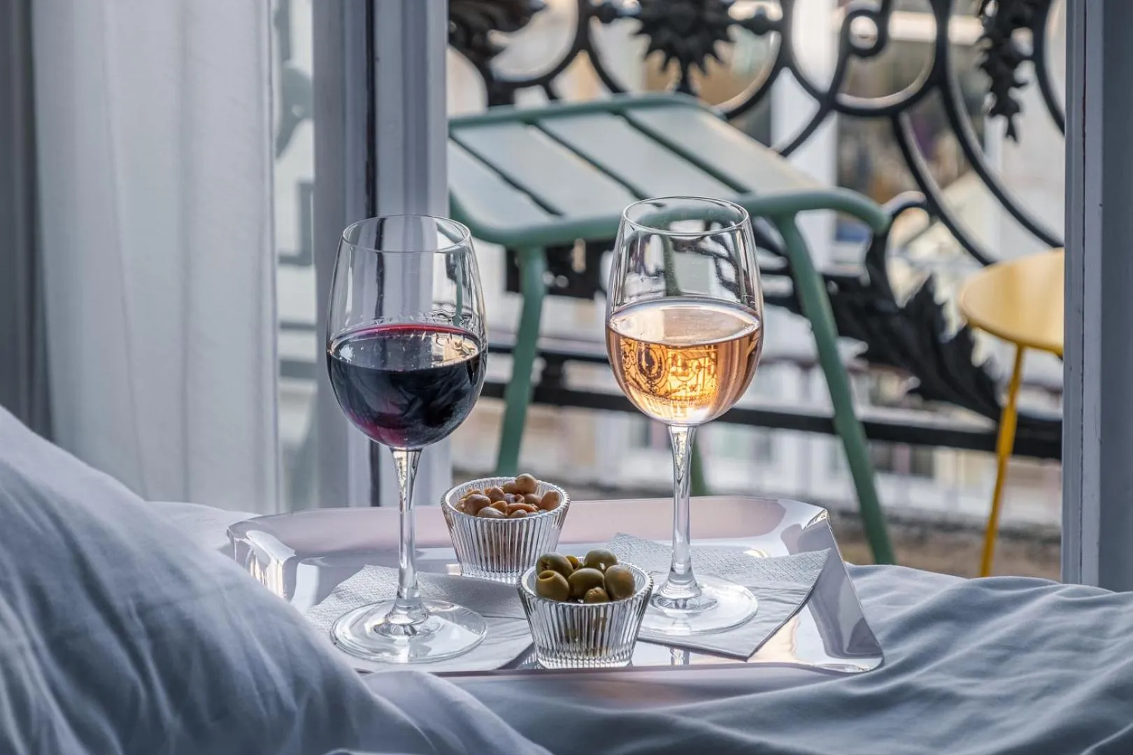 Bedroom in Grand Hotel Francais