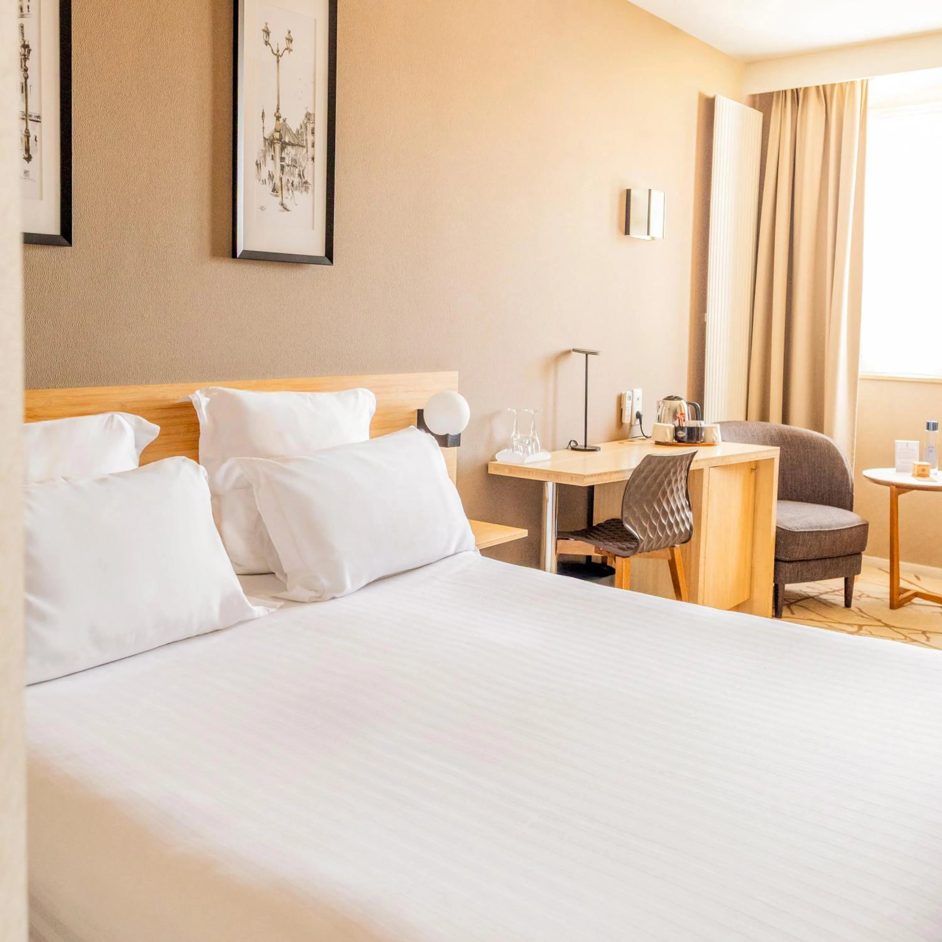 Bed in Grand Hotel Francais