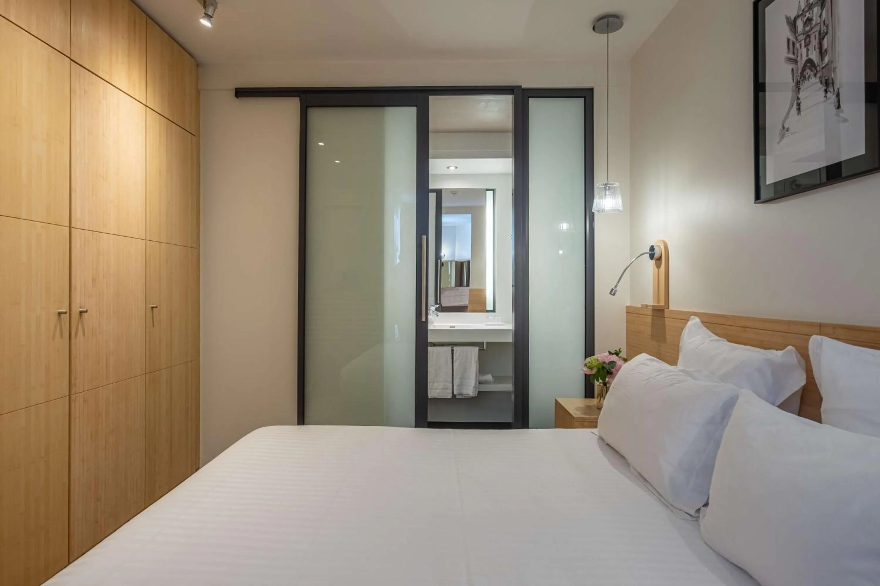 Photo of the whole room, Bed in Grand Hotel Francais