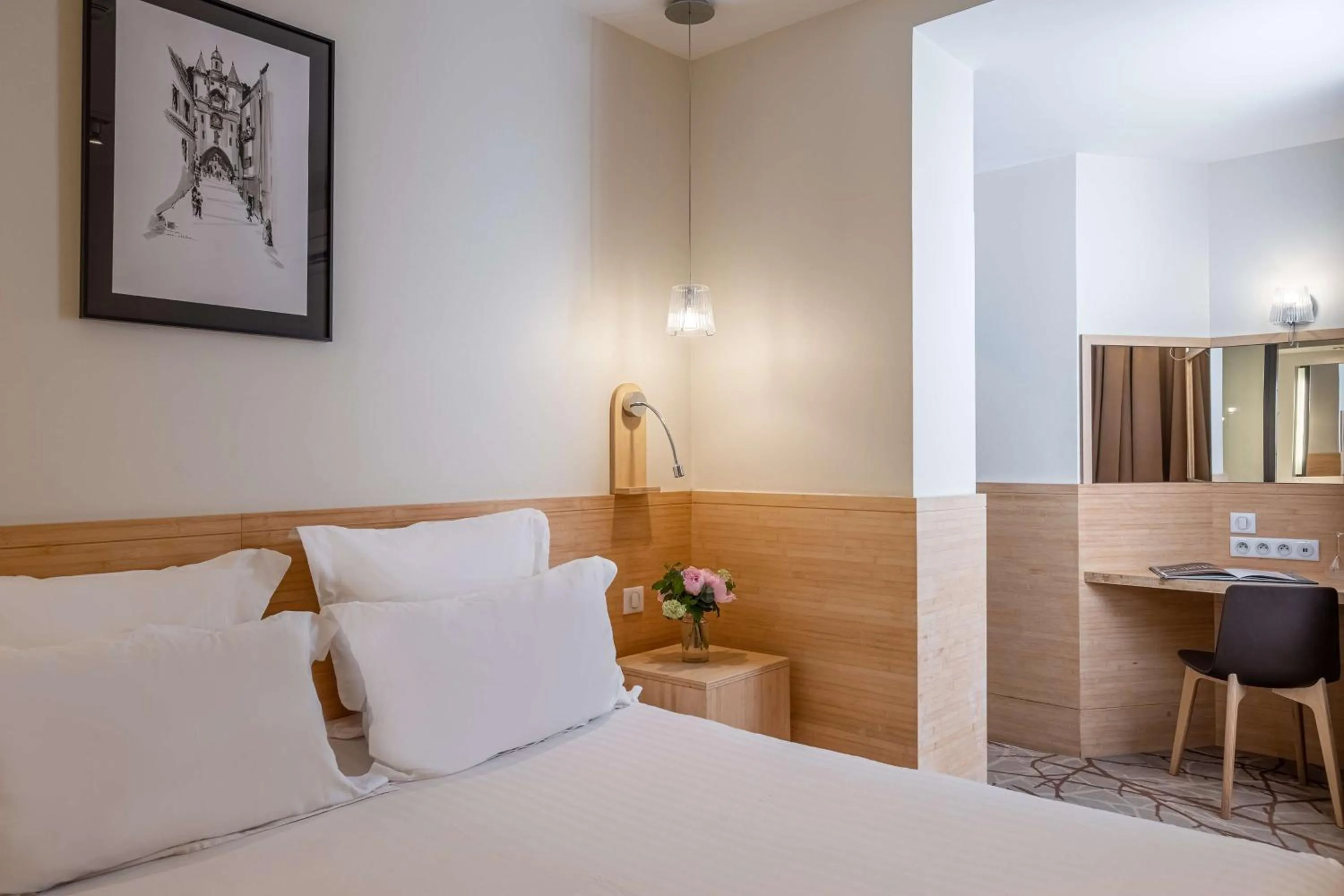 Bed in Grand Hotel Francais