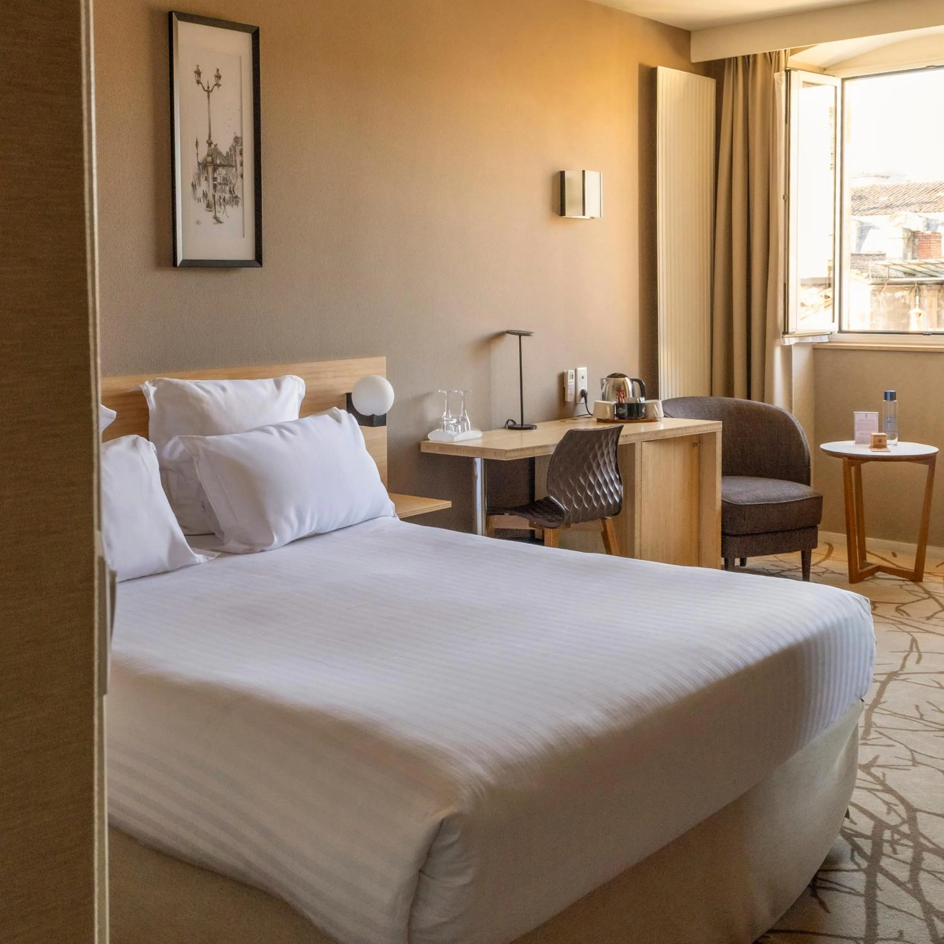 Bed in Grand Hotel Francais