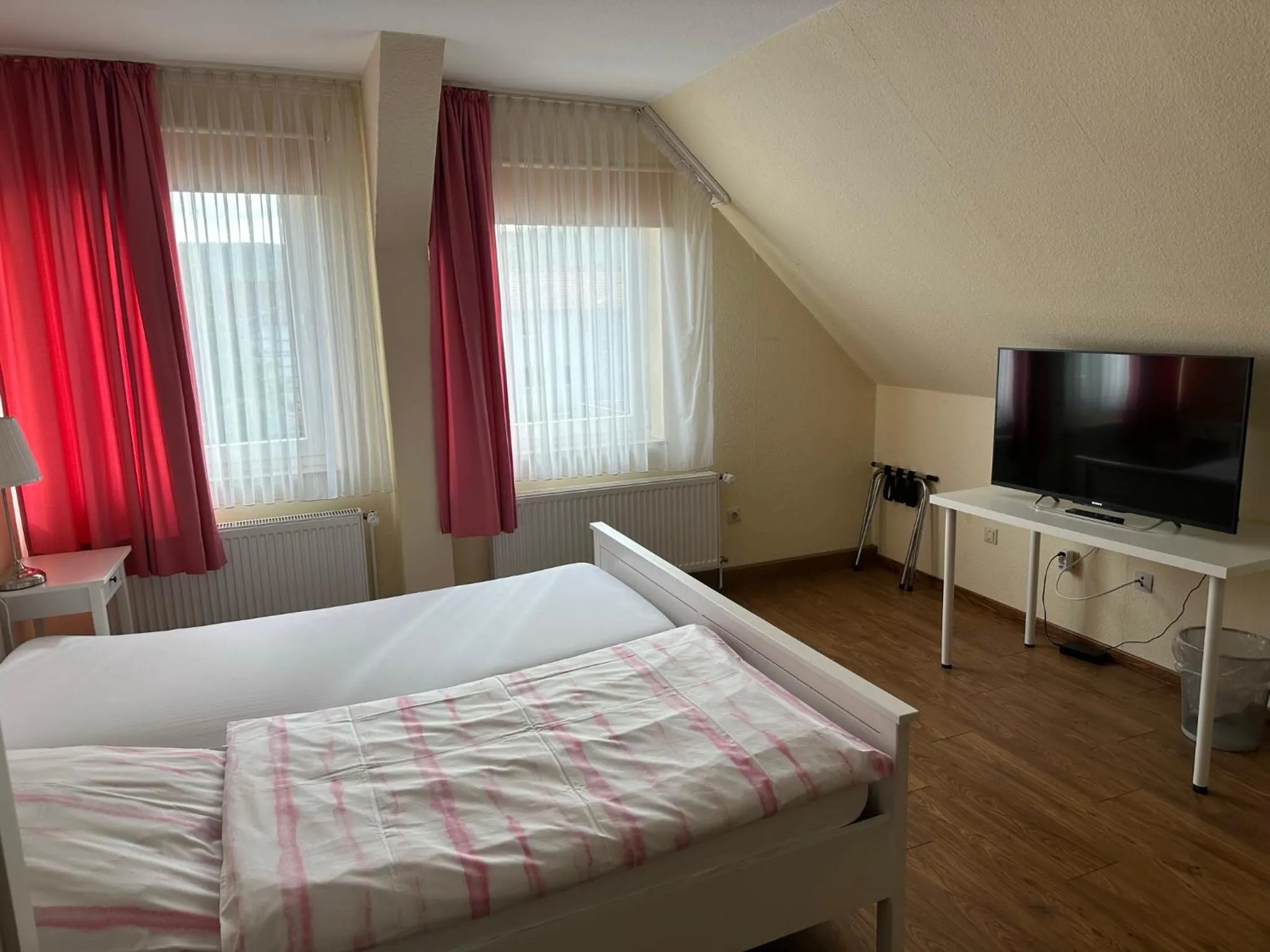 Bed in Hotel zum Grafen Hallermunt