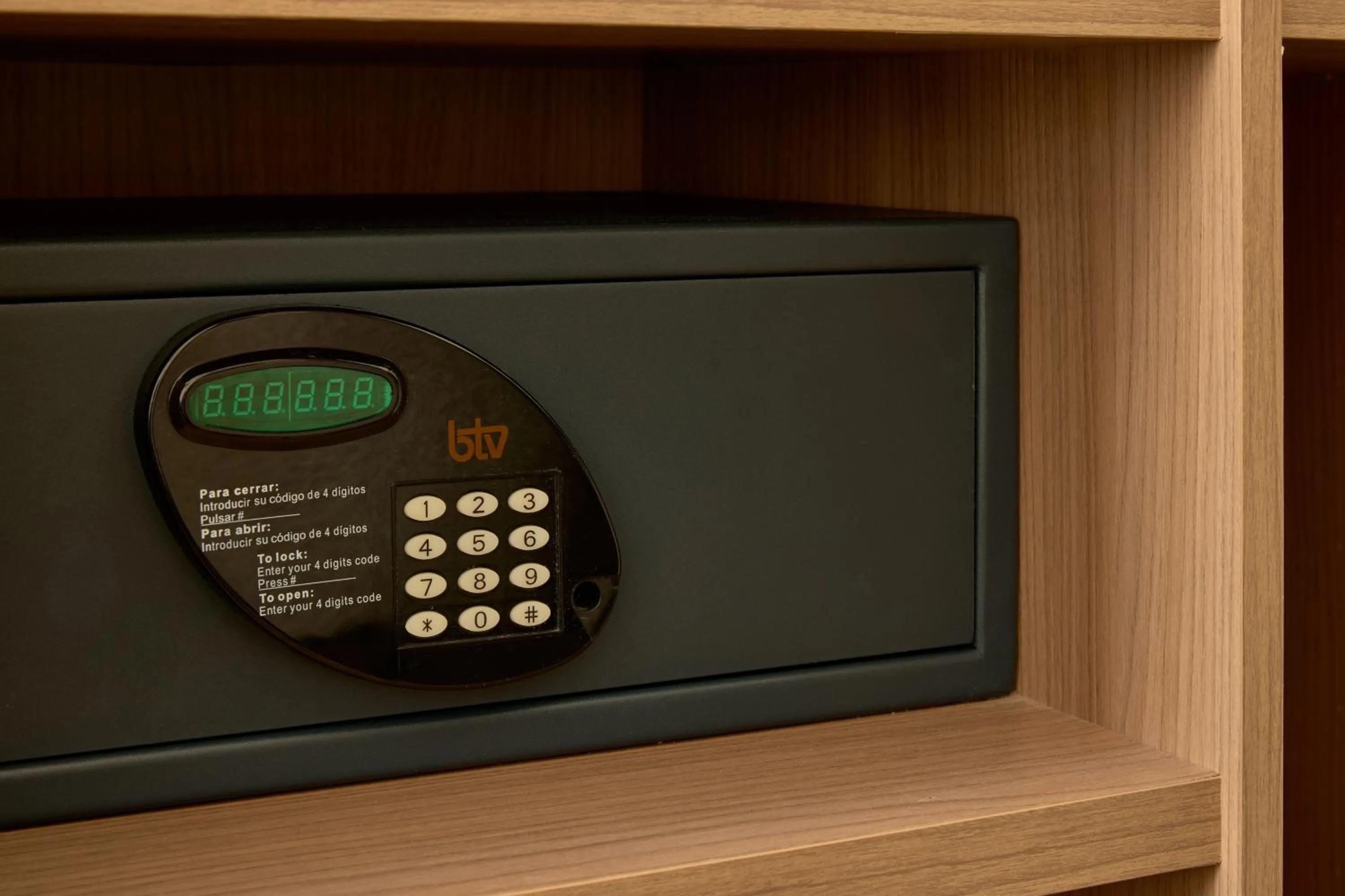 safe in Hostal Centric