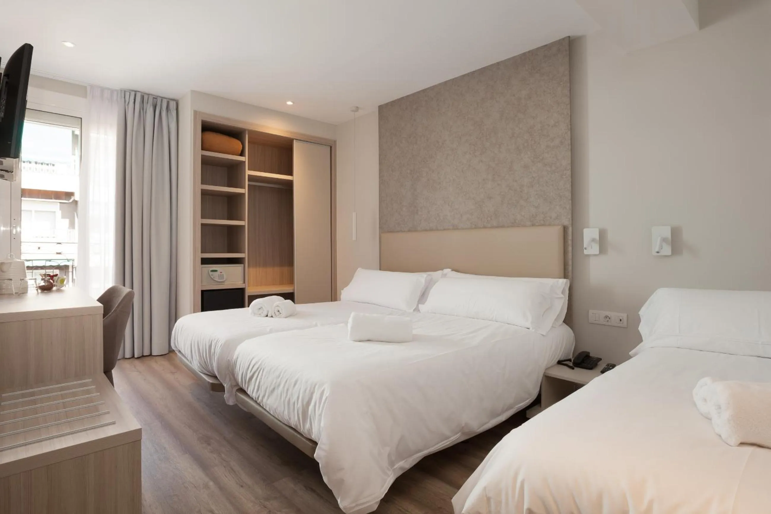 Photo of the whole room, Bed in Hostal Centric