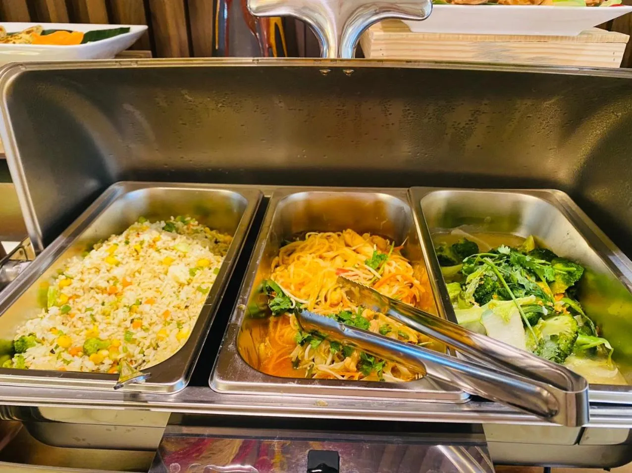 Food and drinks in Na Nue Hotel