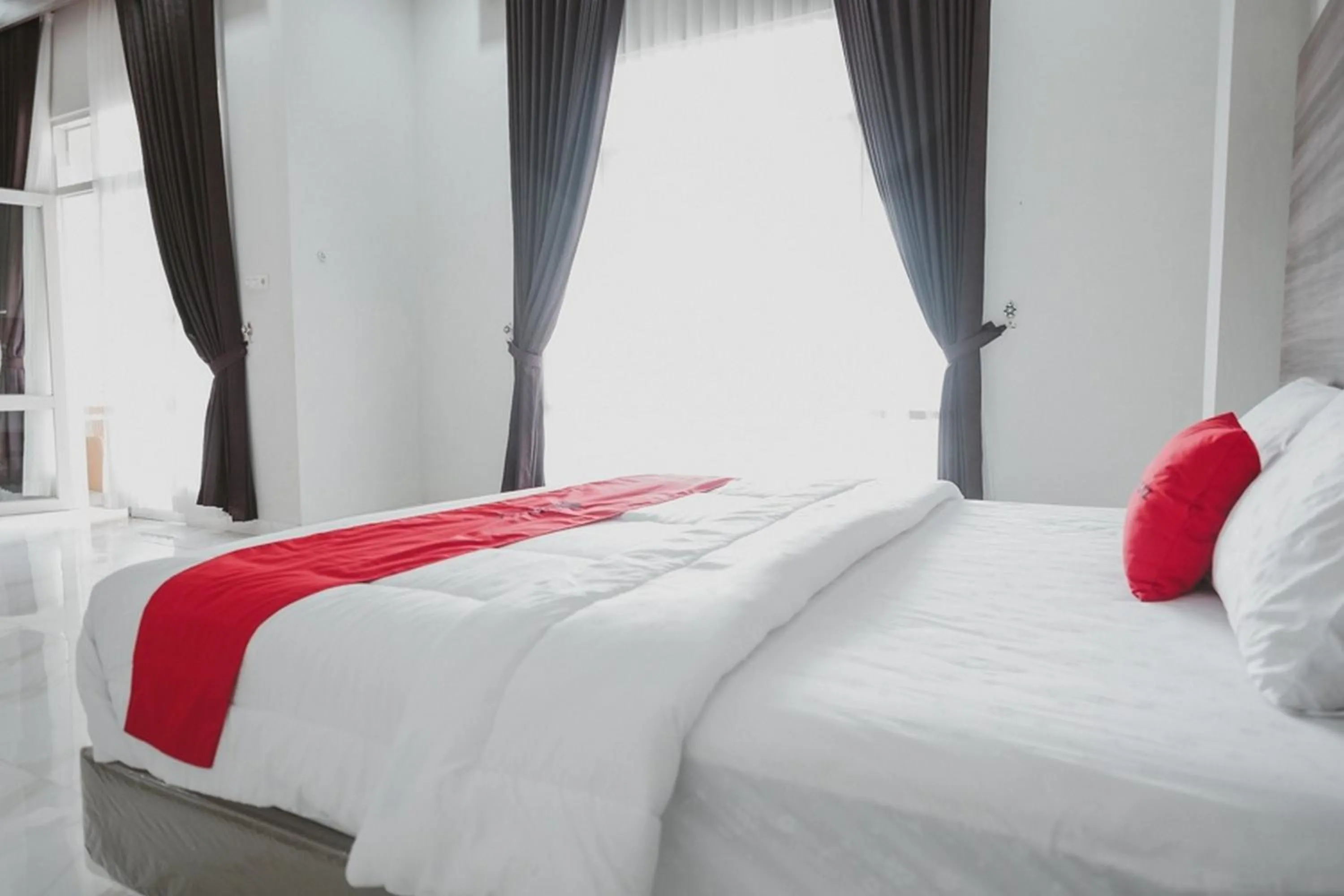 Bed in RedDoorz Syariah @ Jalan Dieng