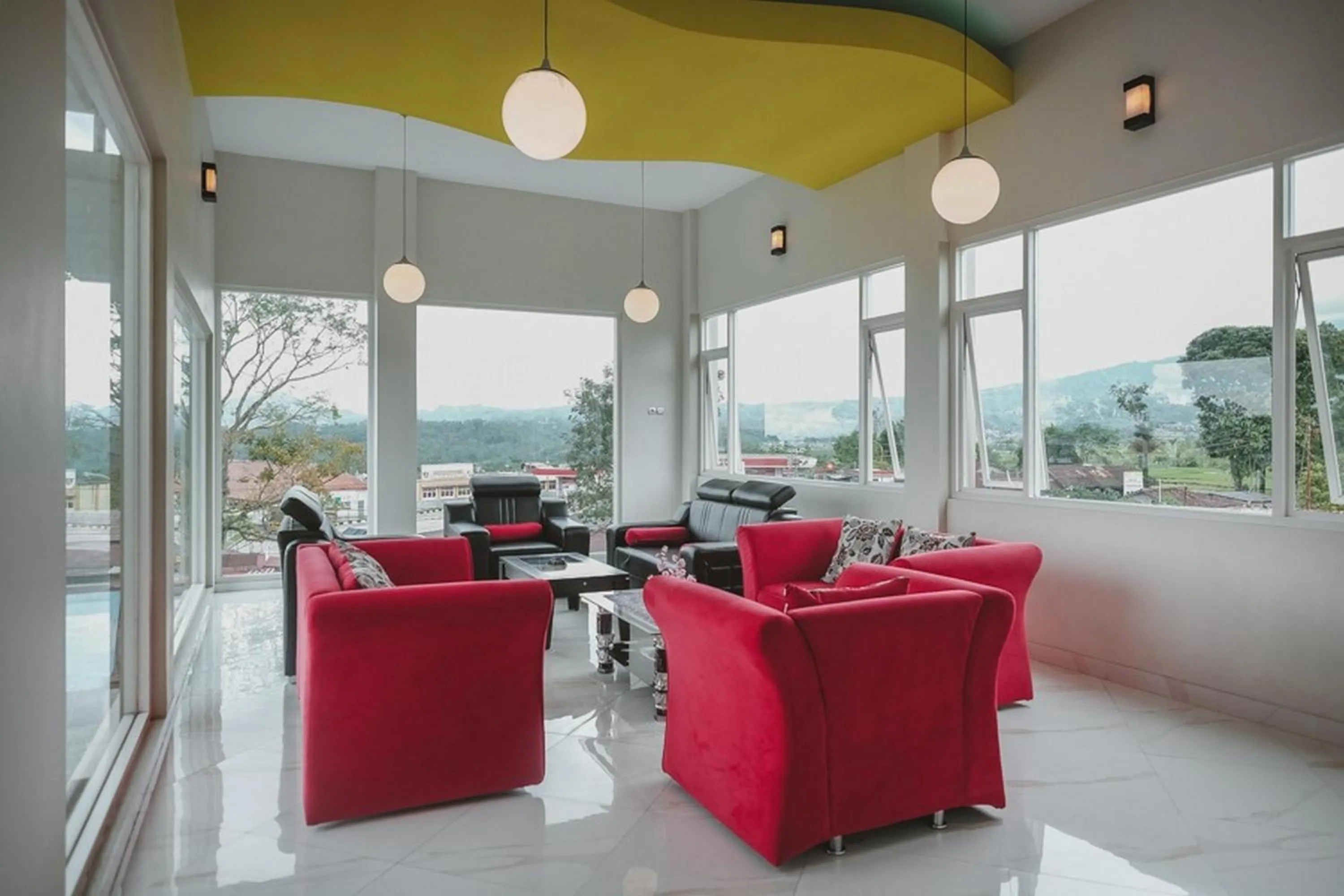 Living room in RedDoorz Syariah @ Jalan Dieng