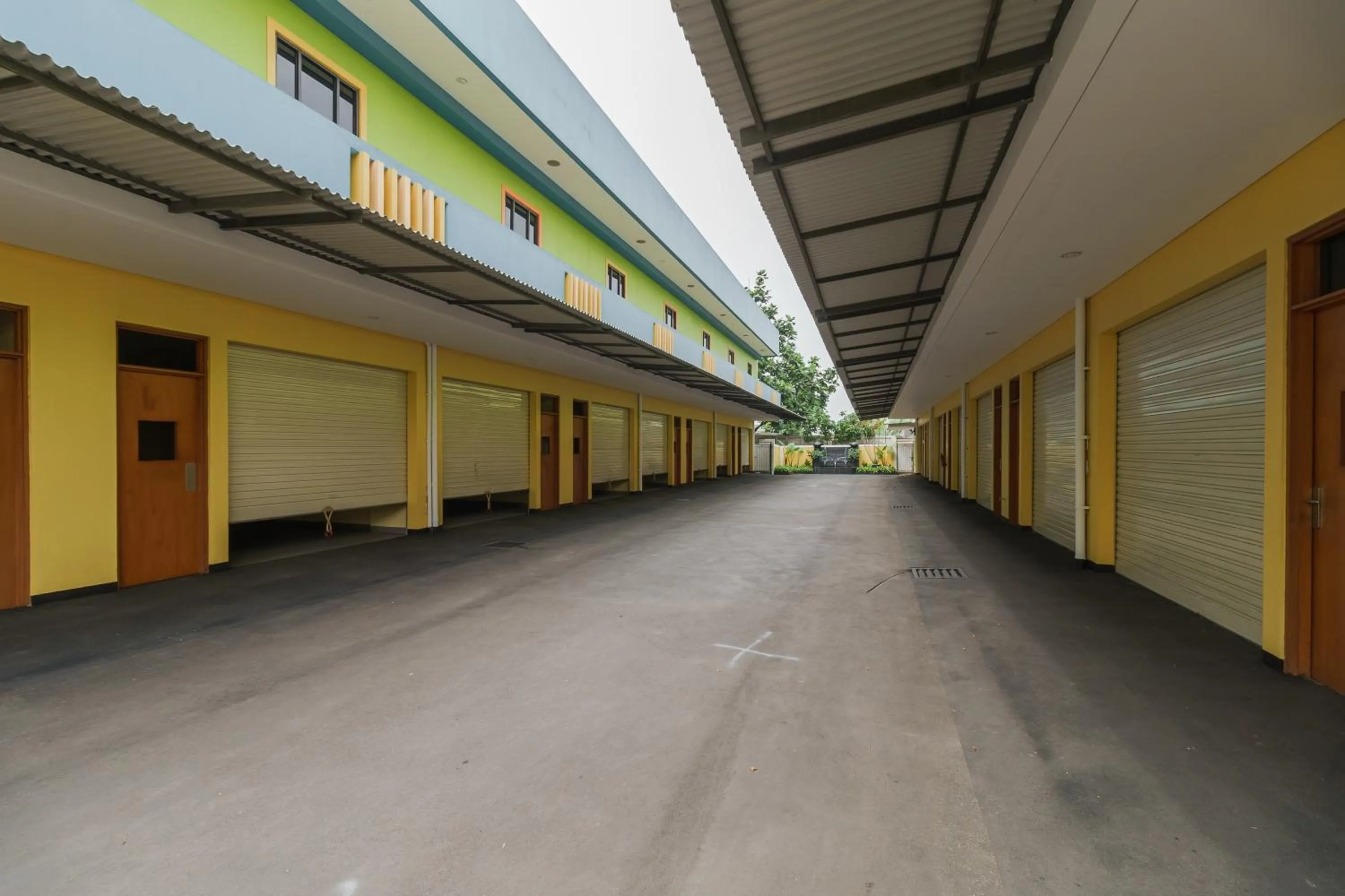 Property building in RedDoorz Plus near Dunia Fantasi Ancol