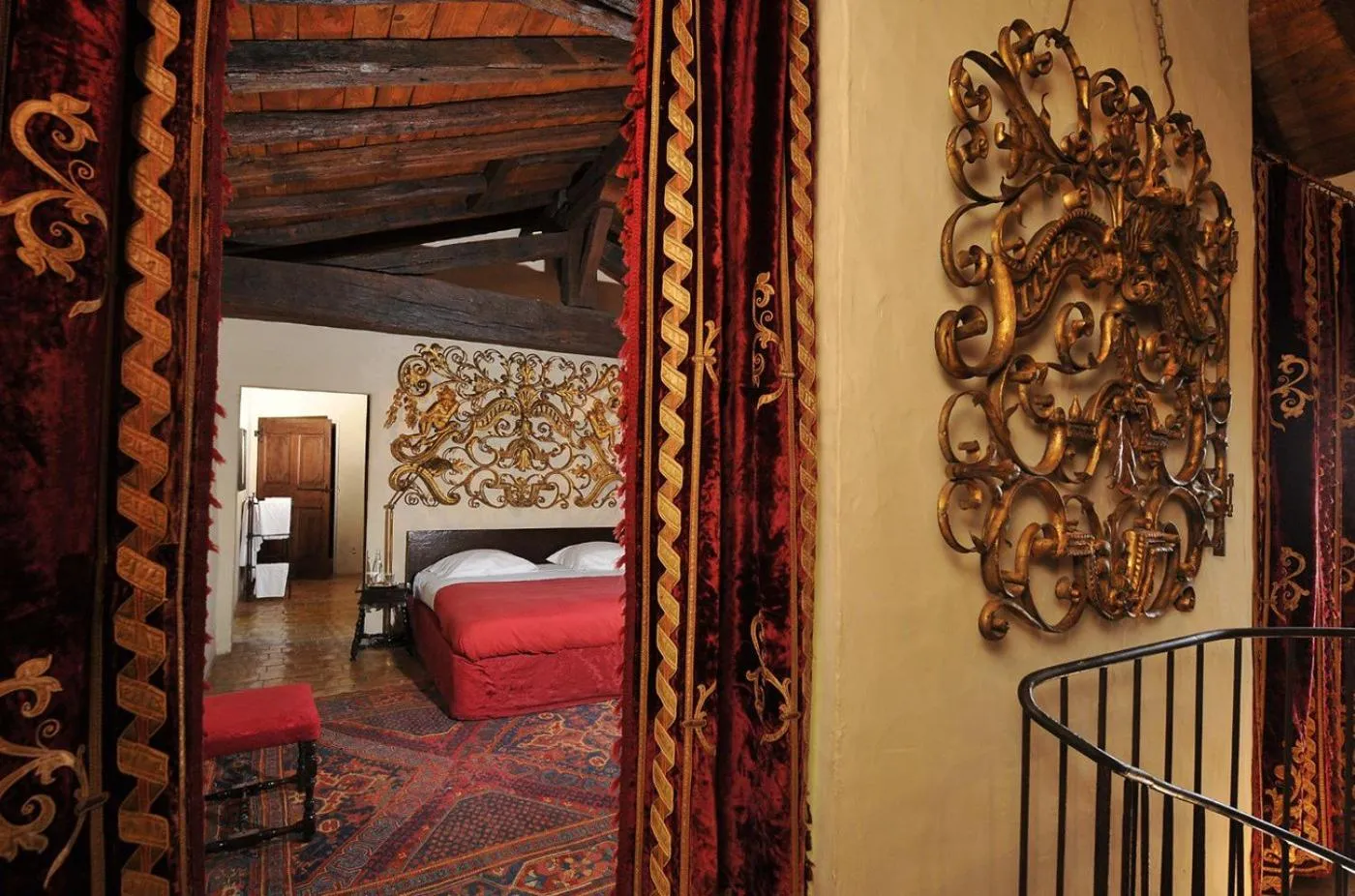 Bed in Château de Bagnols
