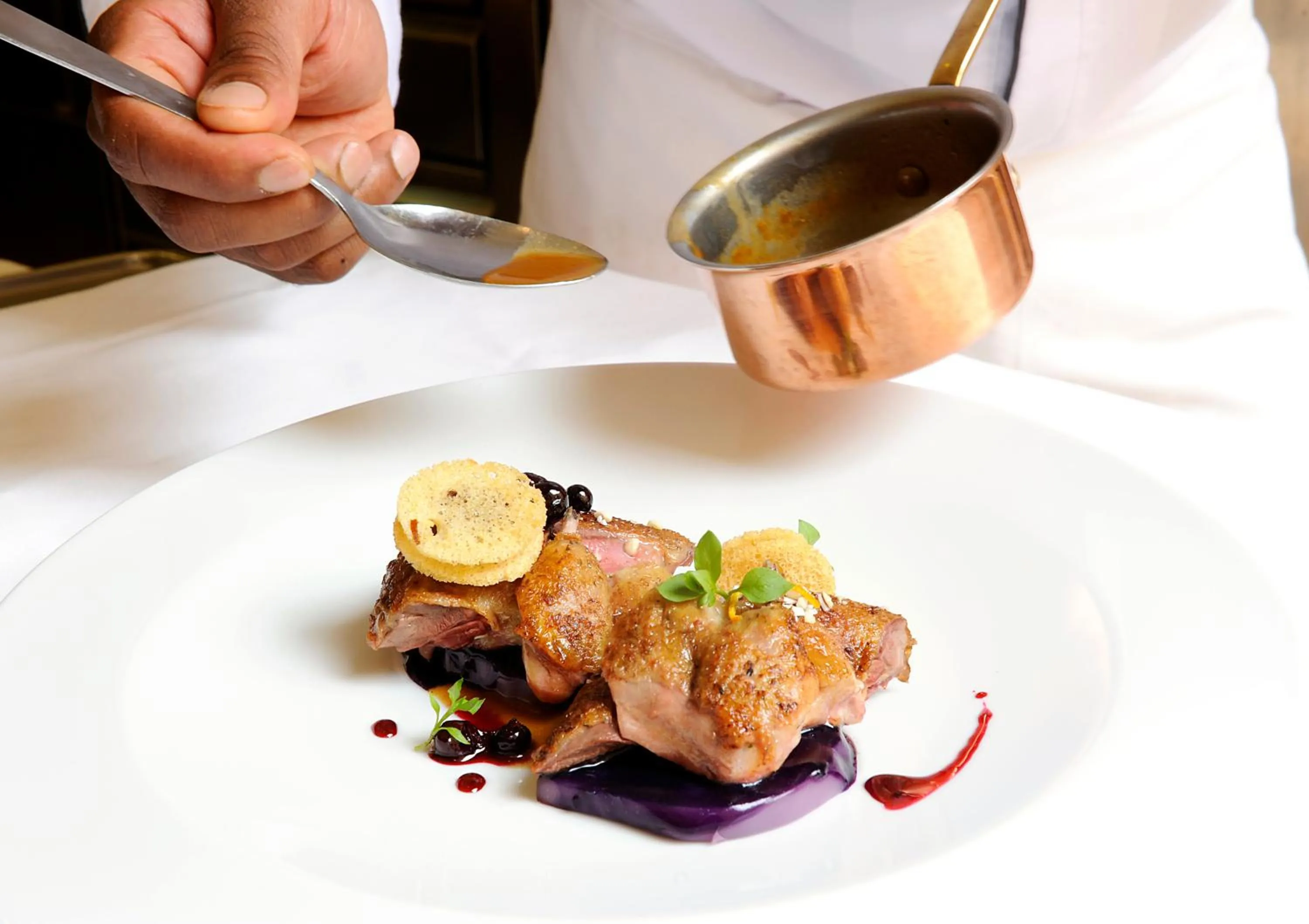 Restaurant/places to eat in Château de Bagnols