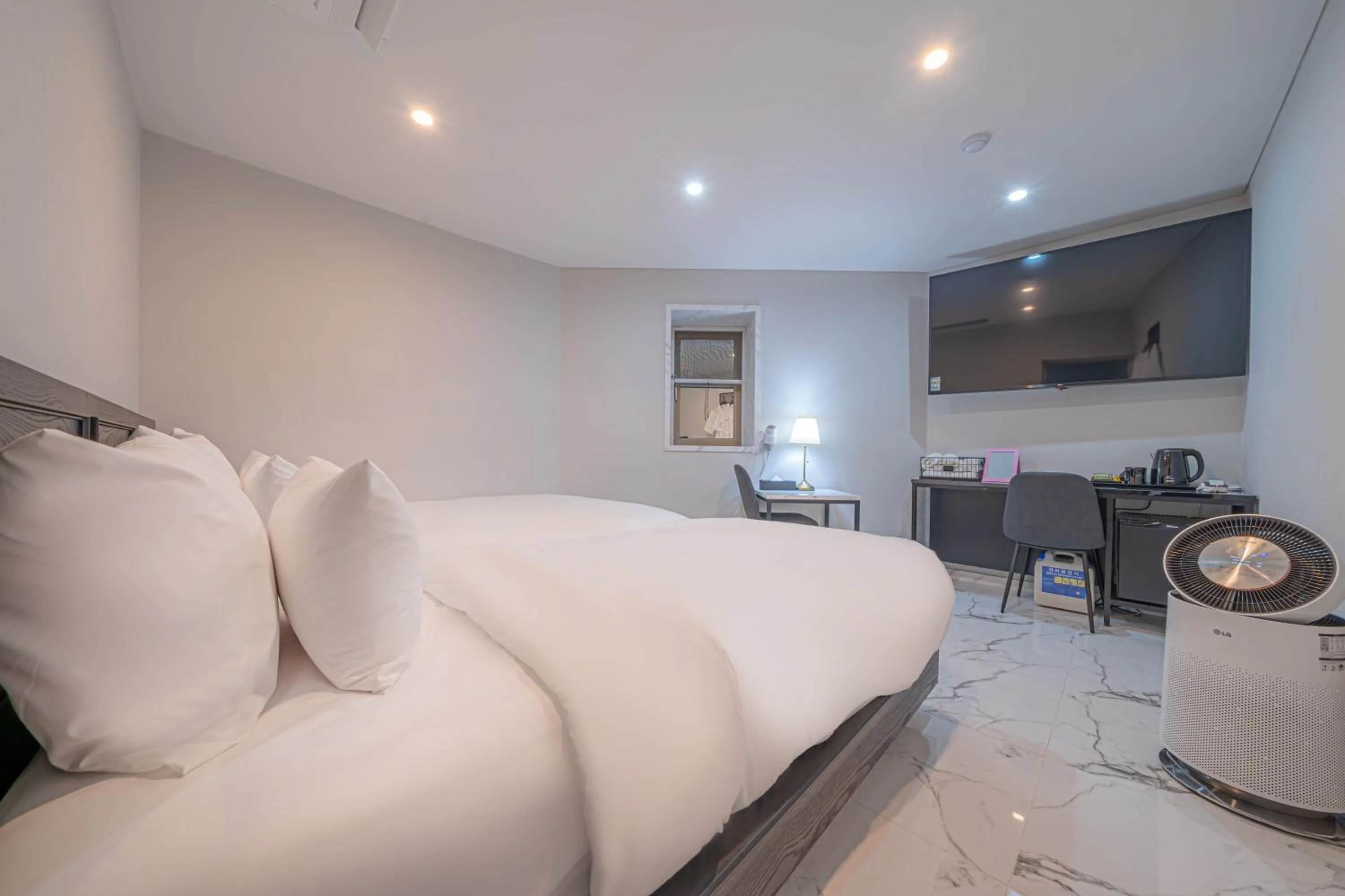 Photo of the whole room, Bed in Gwangan Stay Hotel