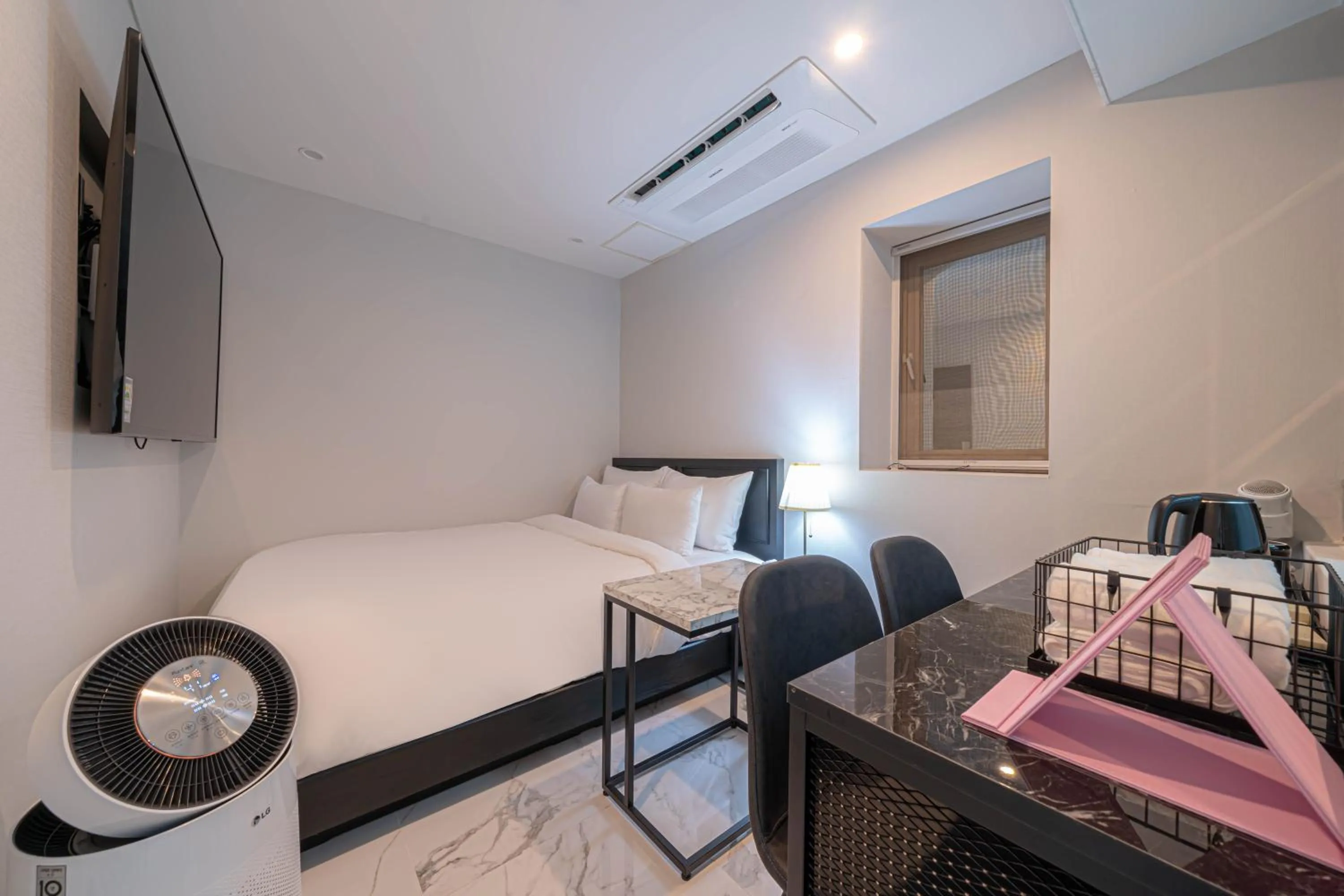 Photo of the whole room, Bed in Gwangan Stay Hotel