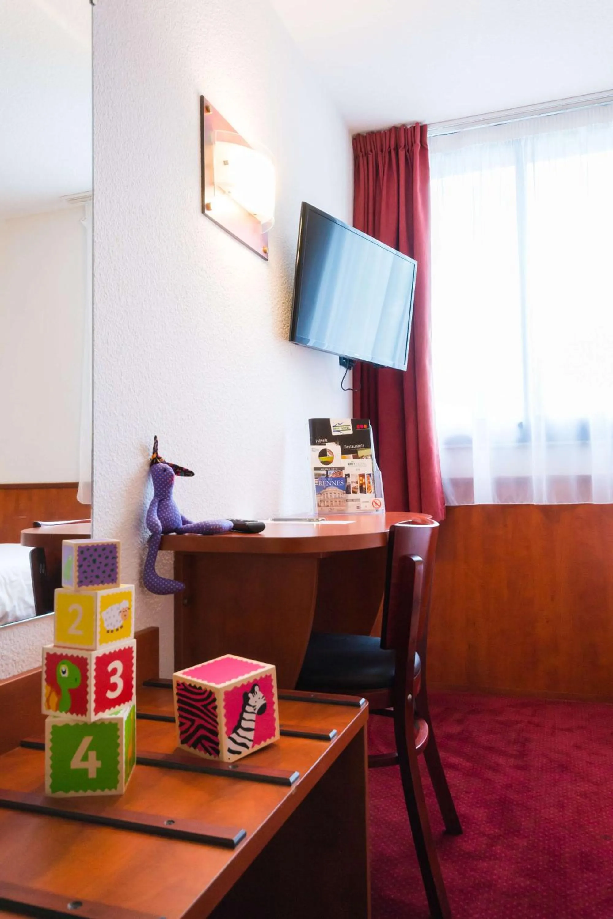 Bedroom in Brit Hotel Rennes St Grégoire – Le Villeneuve