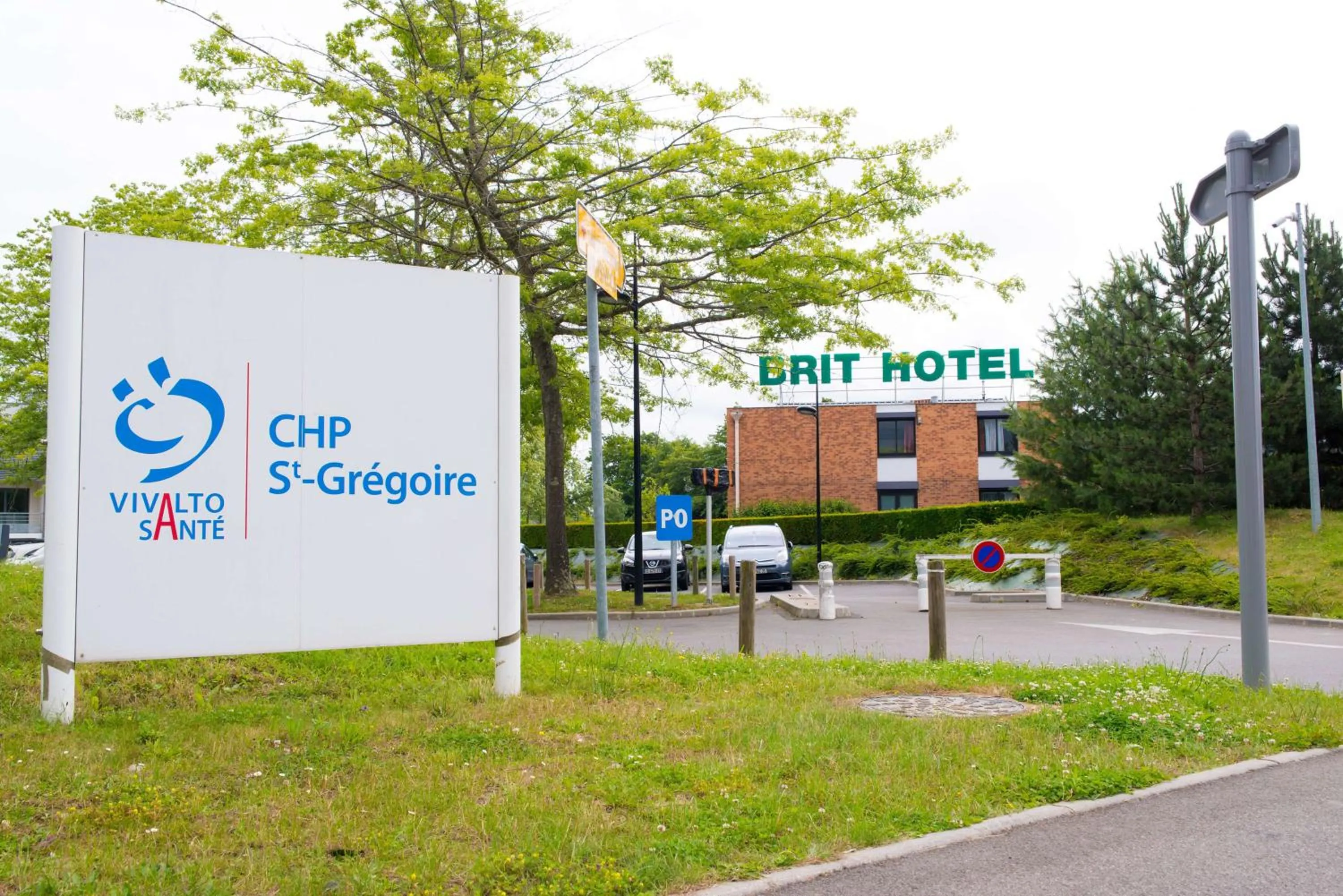 Property building in Brit Hotel Rennes St Grégoire – Le Villeneuve