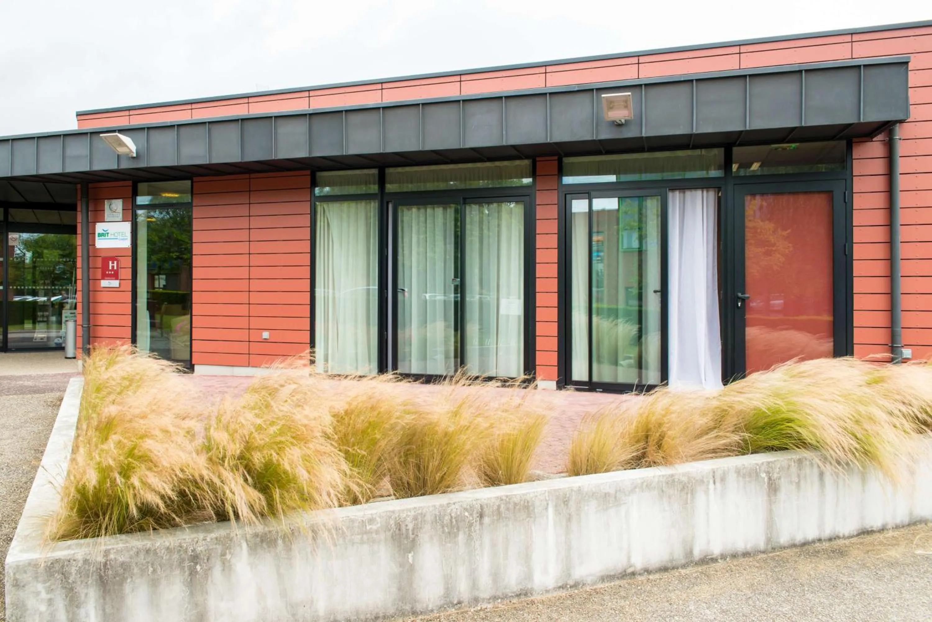 Property building in Brit Hotel Rennes St Grégoire – Le Villeneuve