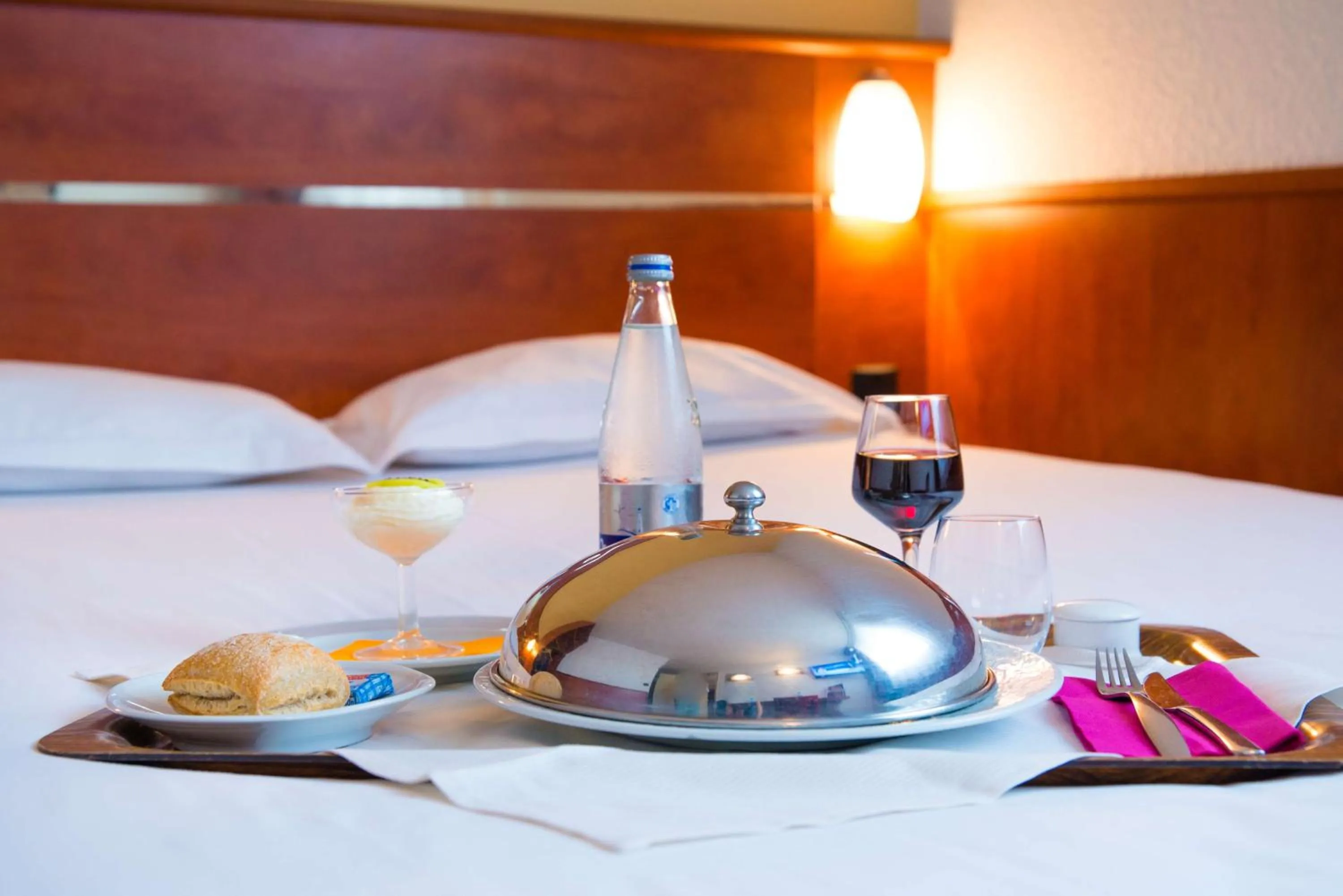 Bedroom, Bed in Brit Hotel Rennes St Grégoire – Le Villeneuve