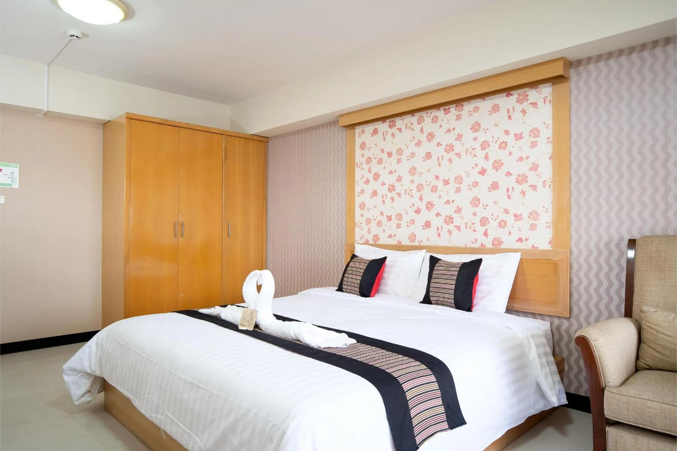 Bed in P-Park Hotel Bangkok