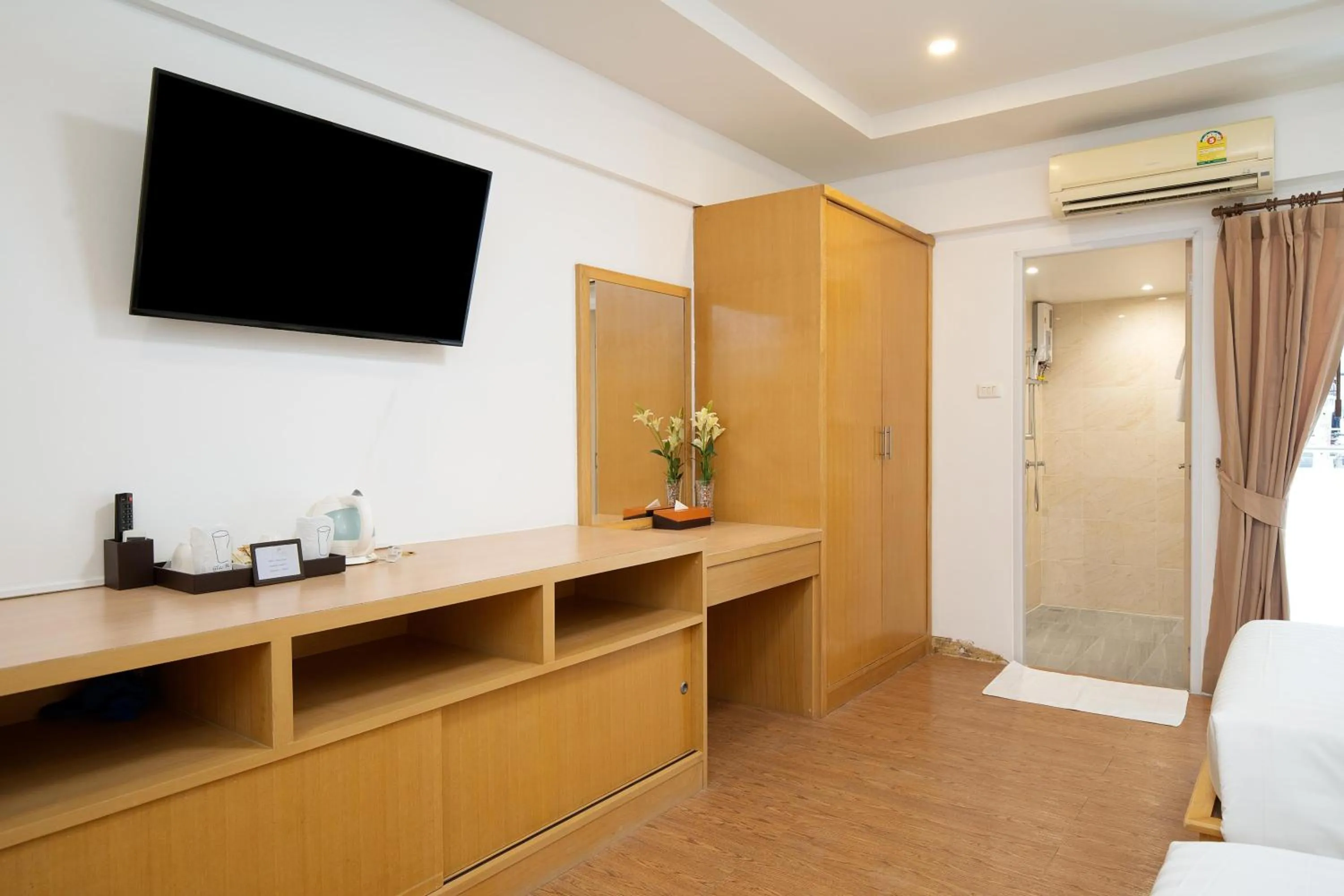 TV and multimedia in P-Park Hotel Bangkok