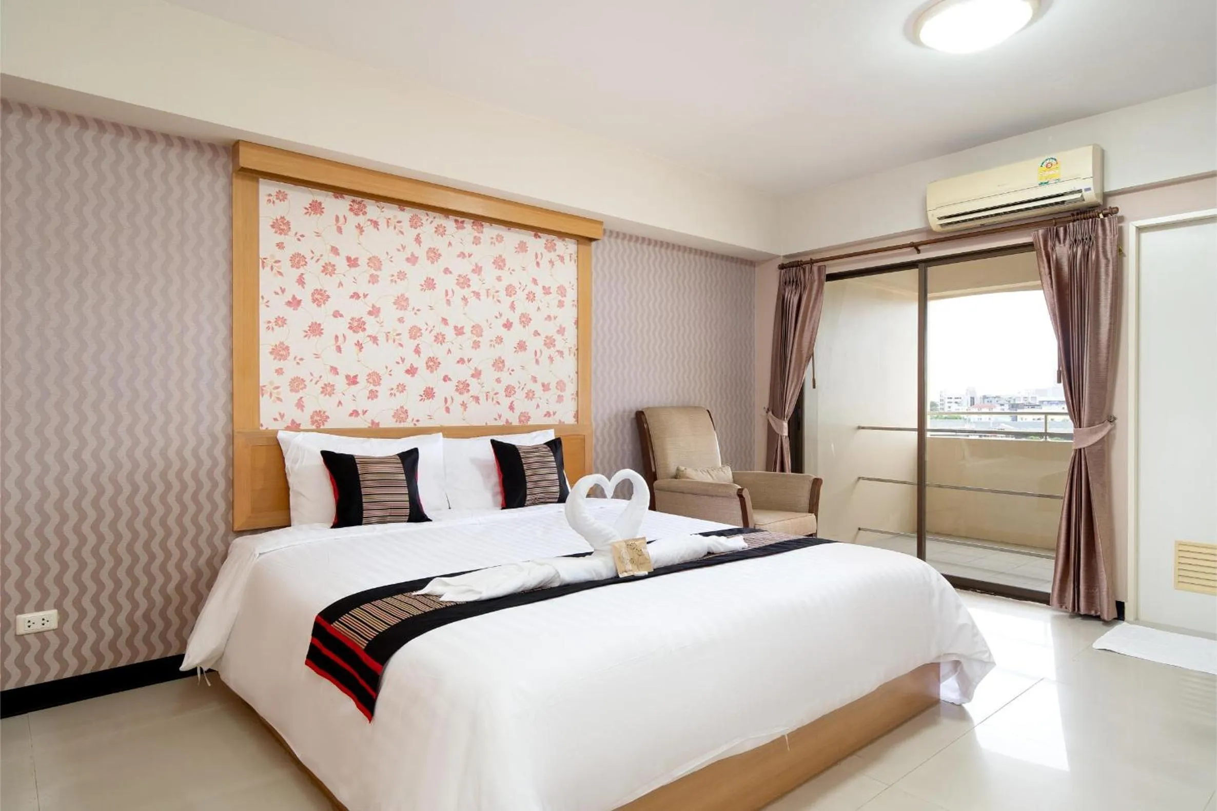 Bed in P-Park Hotel Bangkok