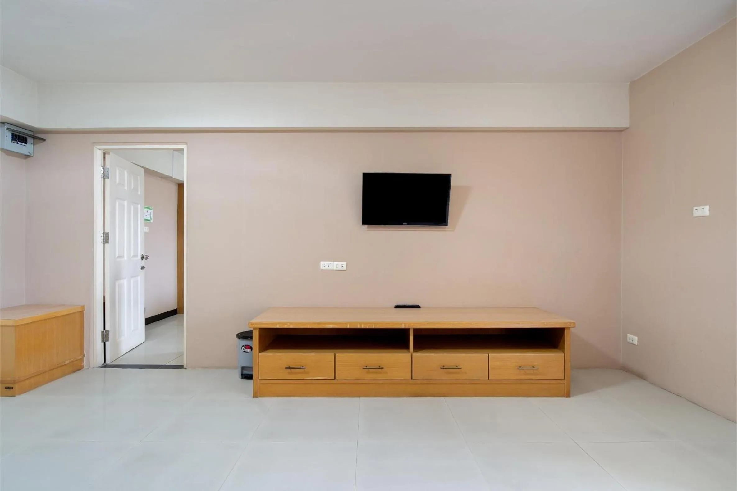 TV and multimedia in P-Park Hotel Bangkok