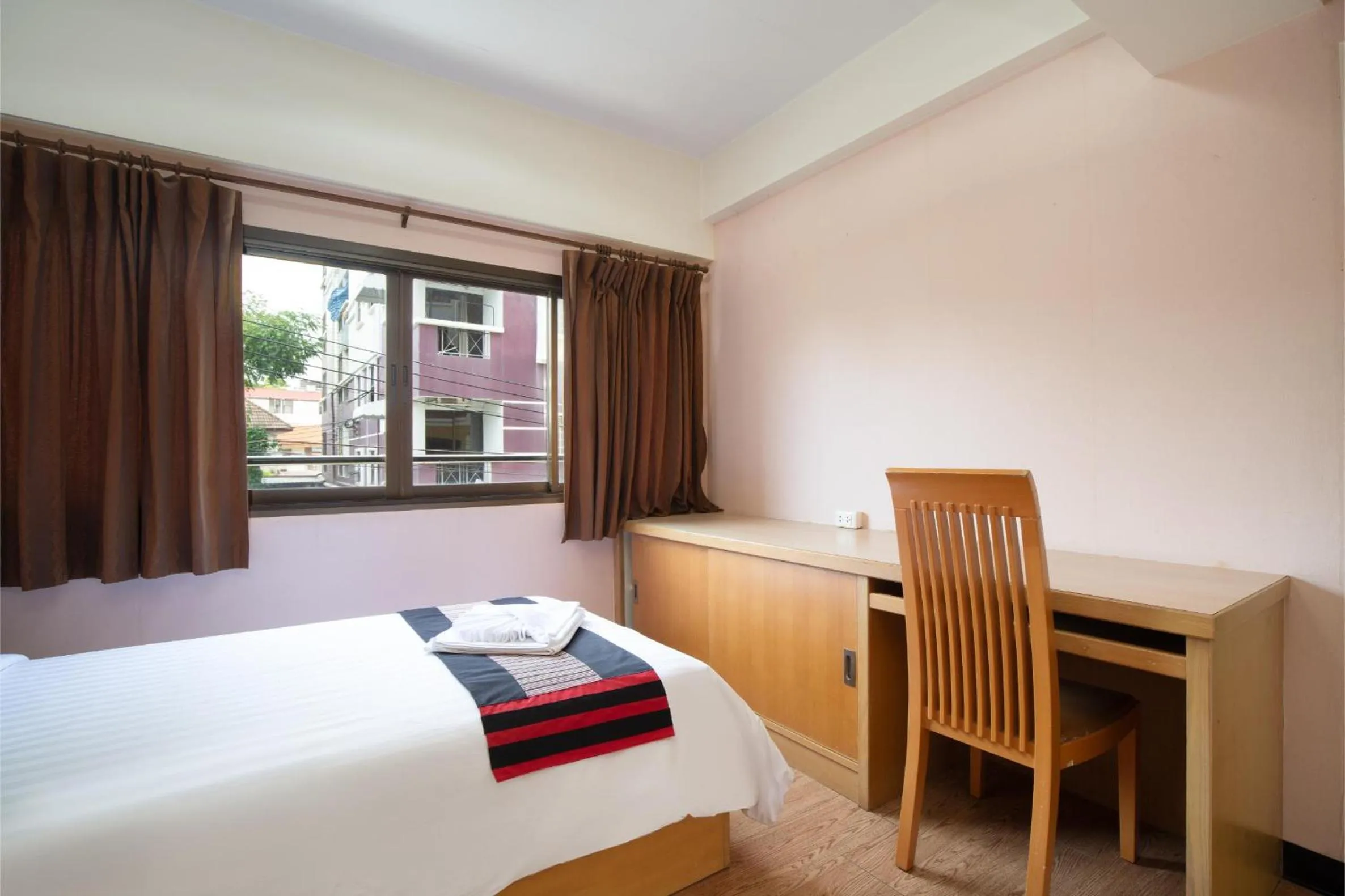 Bedroom, Bed in P-Park Hotel Bangkok