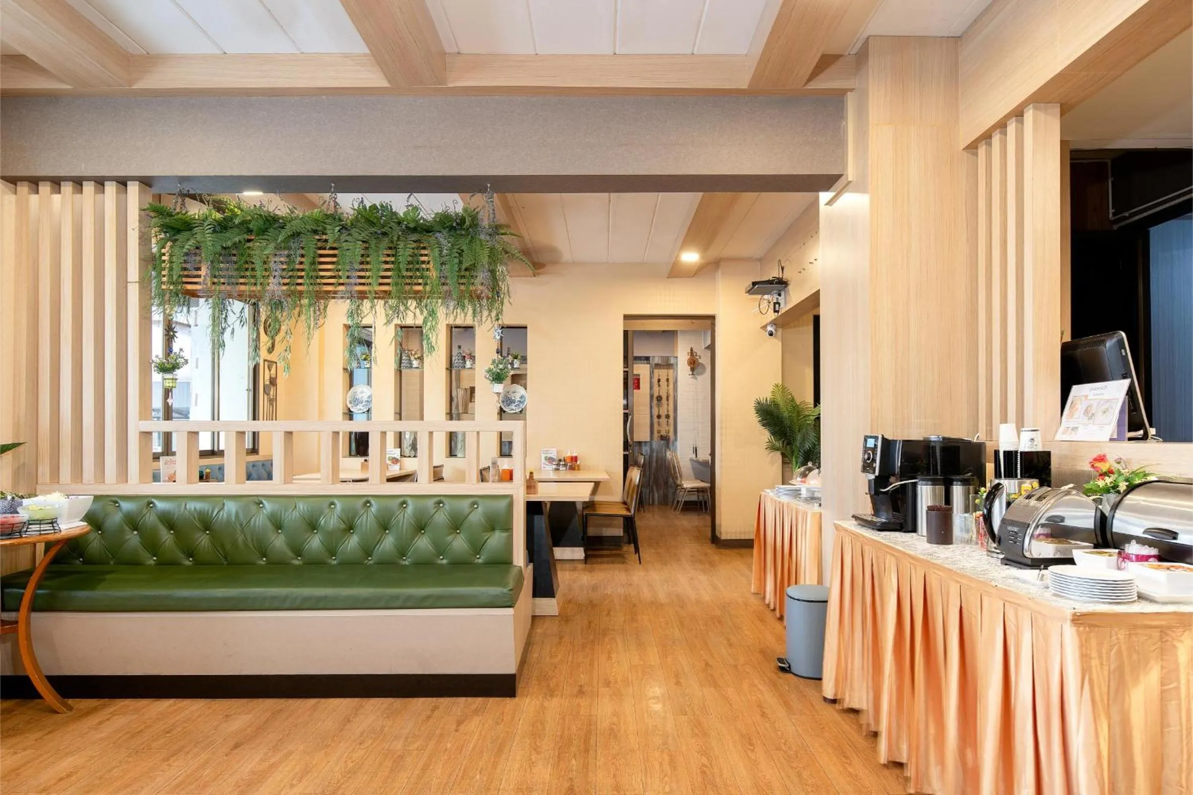 Restaurant/places to eat in P-Park Hotel Bangkok