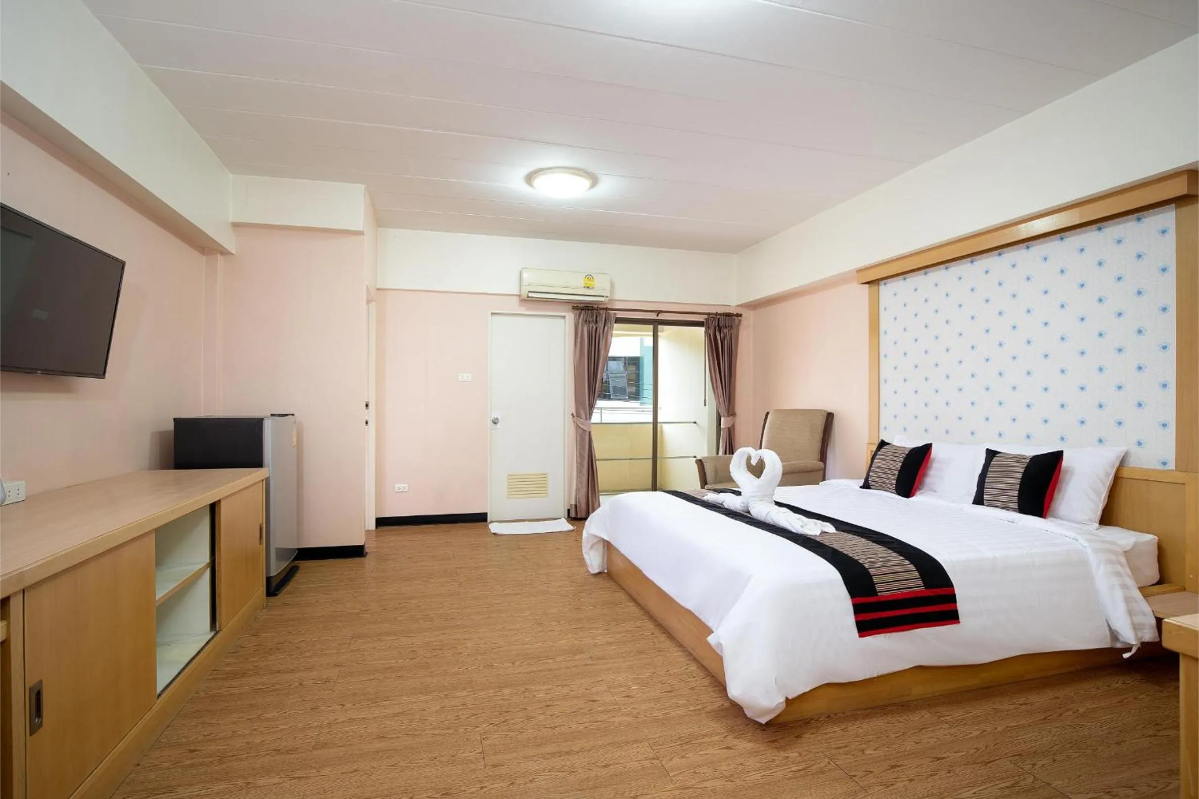 Bed in P-Park Hotel Bangkok