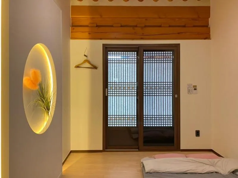 Bedroom, Bed in Gyeongju Hwarangroo