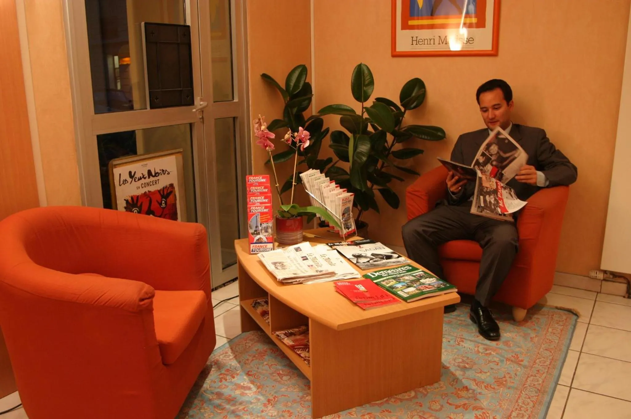 Lobby or reception in Printania Porte de Versailles