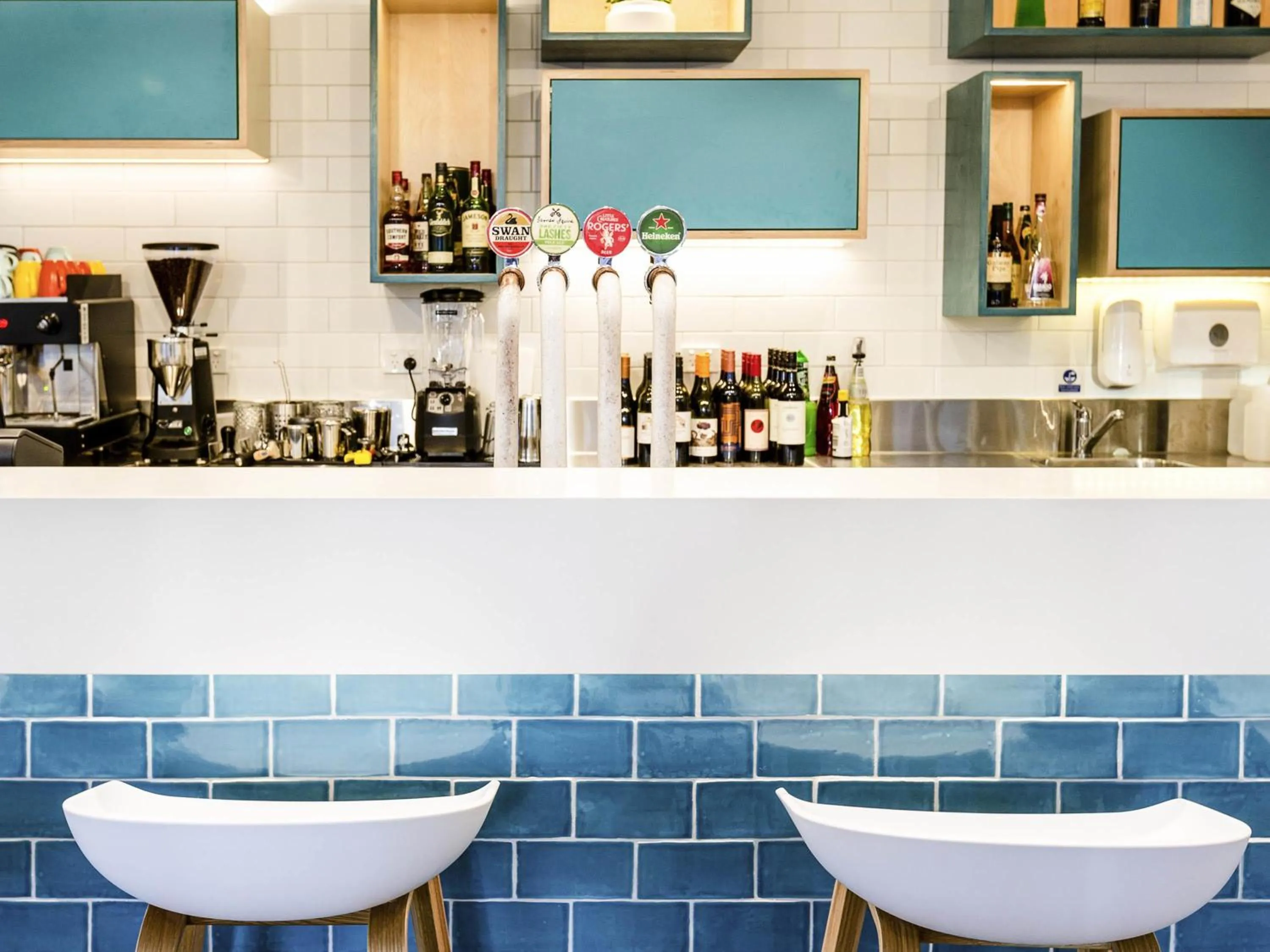 Lounge or bar in ibis Styles East Perth