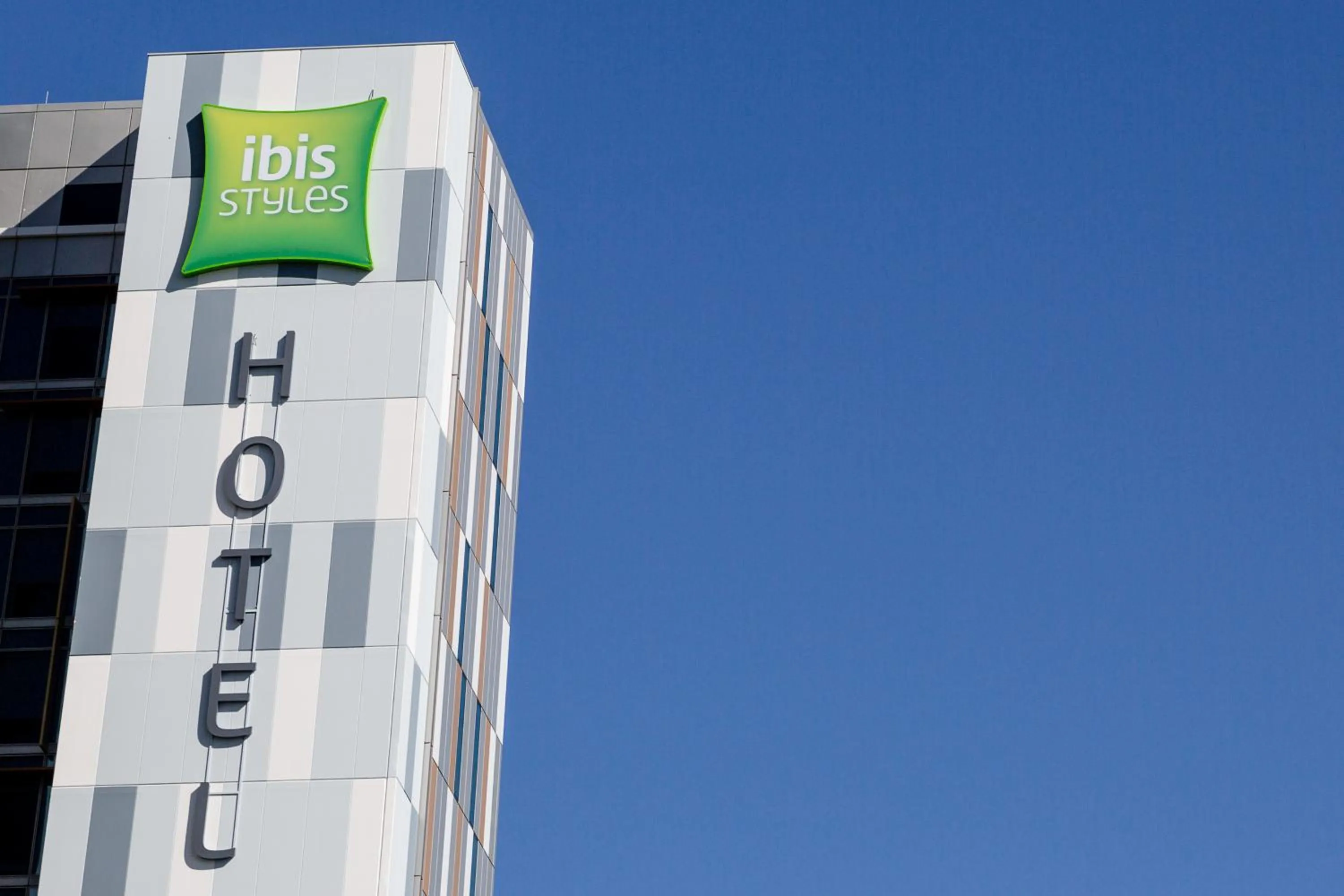 Facade/entrance in ibis Styles East Perth