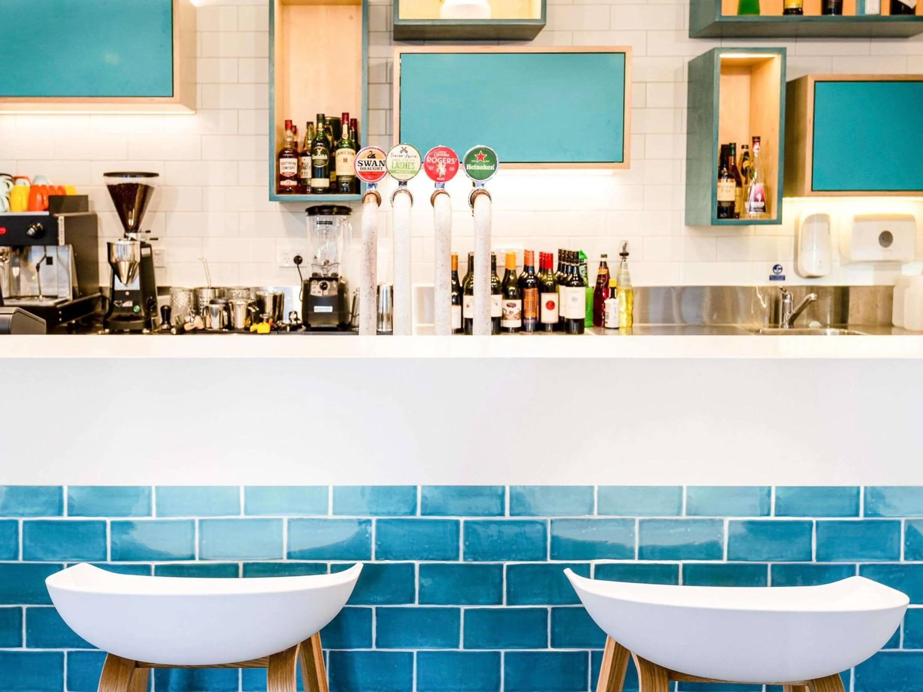 Lounge or bar in ibis Styles East Perth