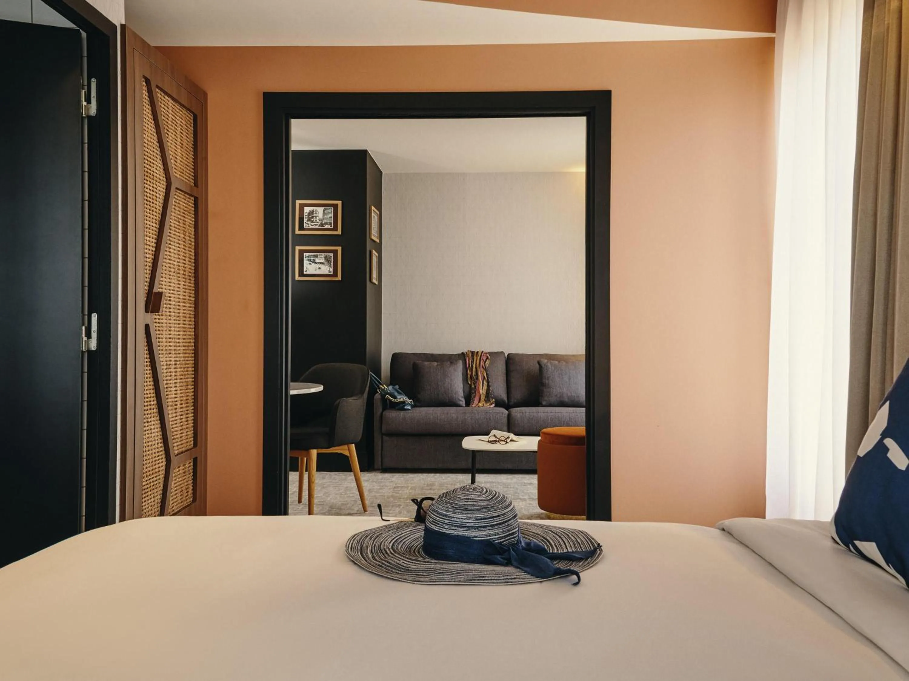 Property building, Bed in Mercure Marseille Canebière Vieux-Port