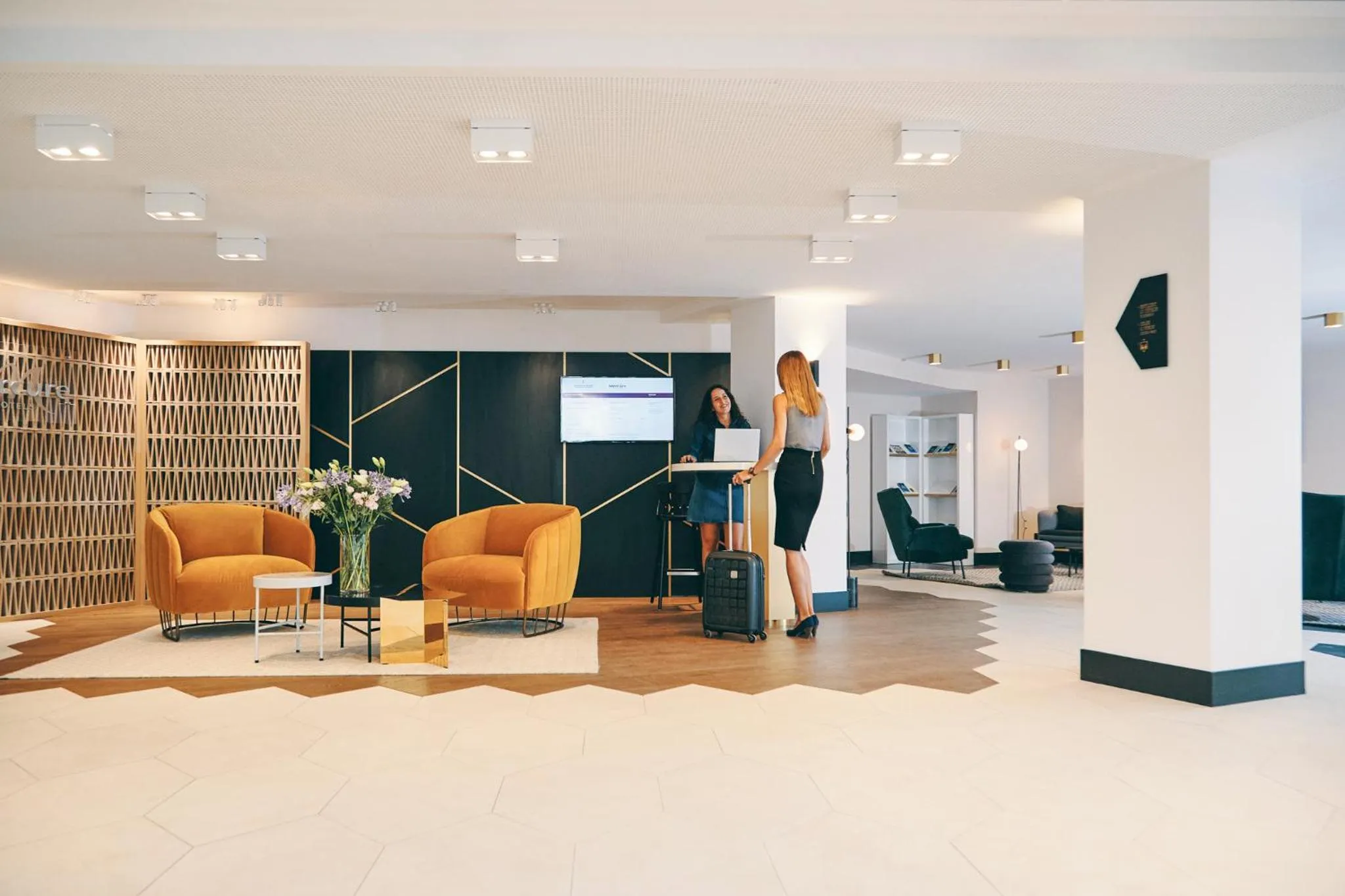 Lobby or reception in Mercure Marseille Canebière Vieux-Port