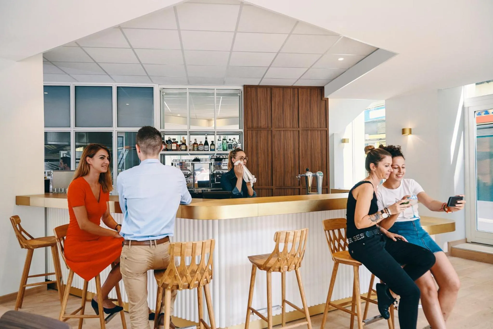 Lounge or bar in Mercure Marseille Canebière Vieux-Port