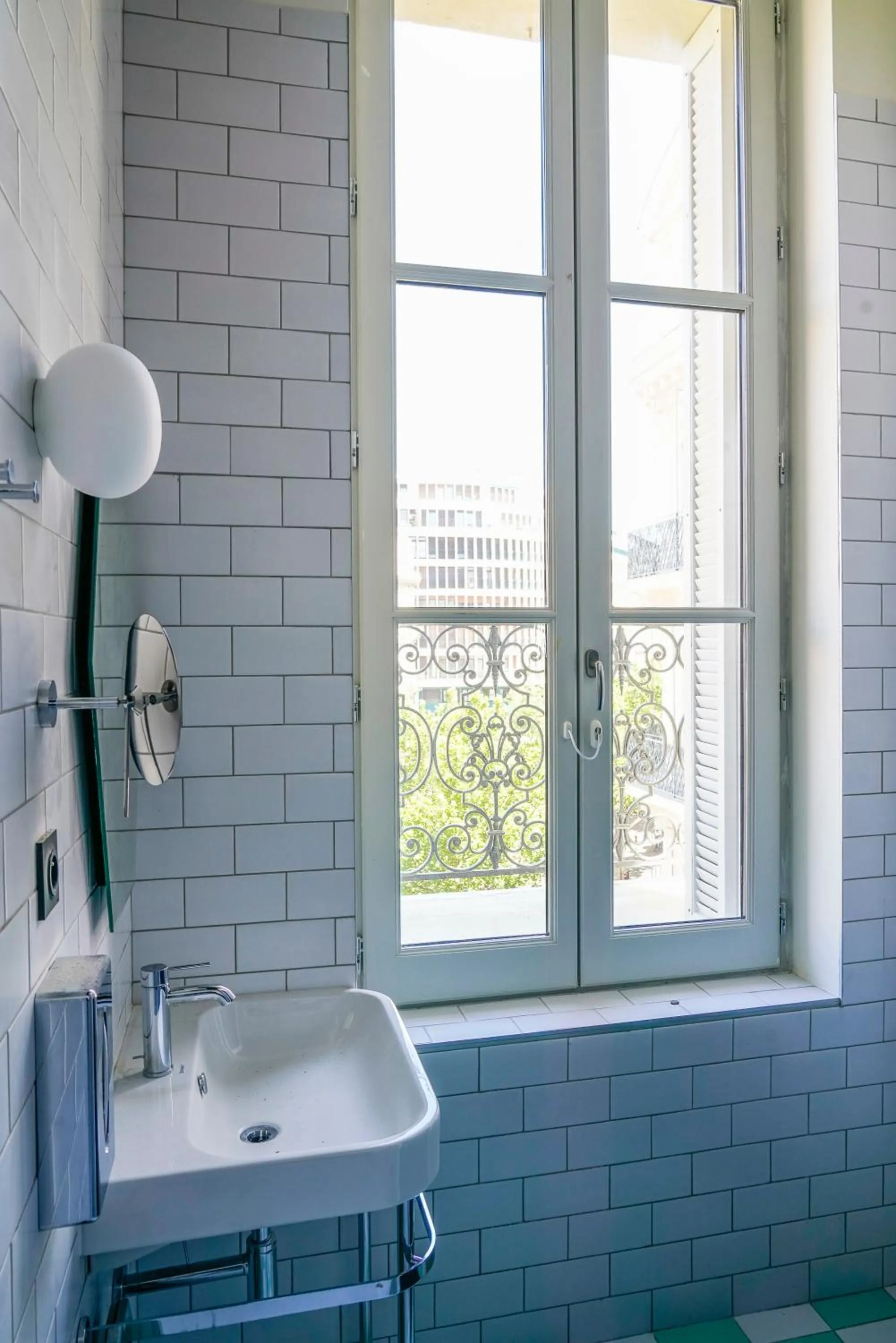 Bathroom in Mercure Marseille Canebière Vieux-Port