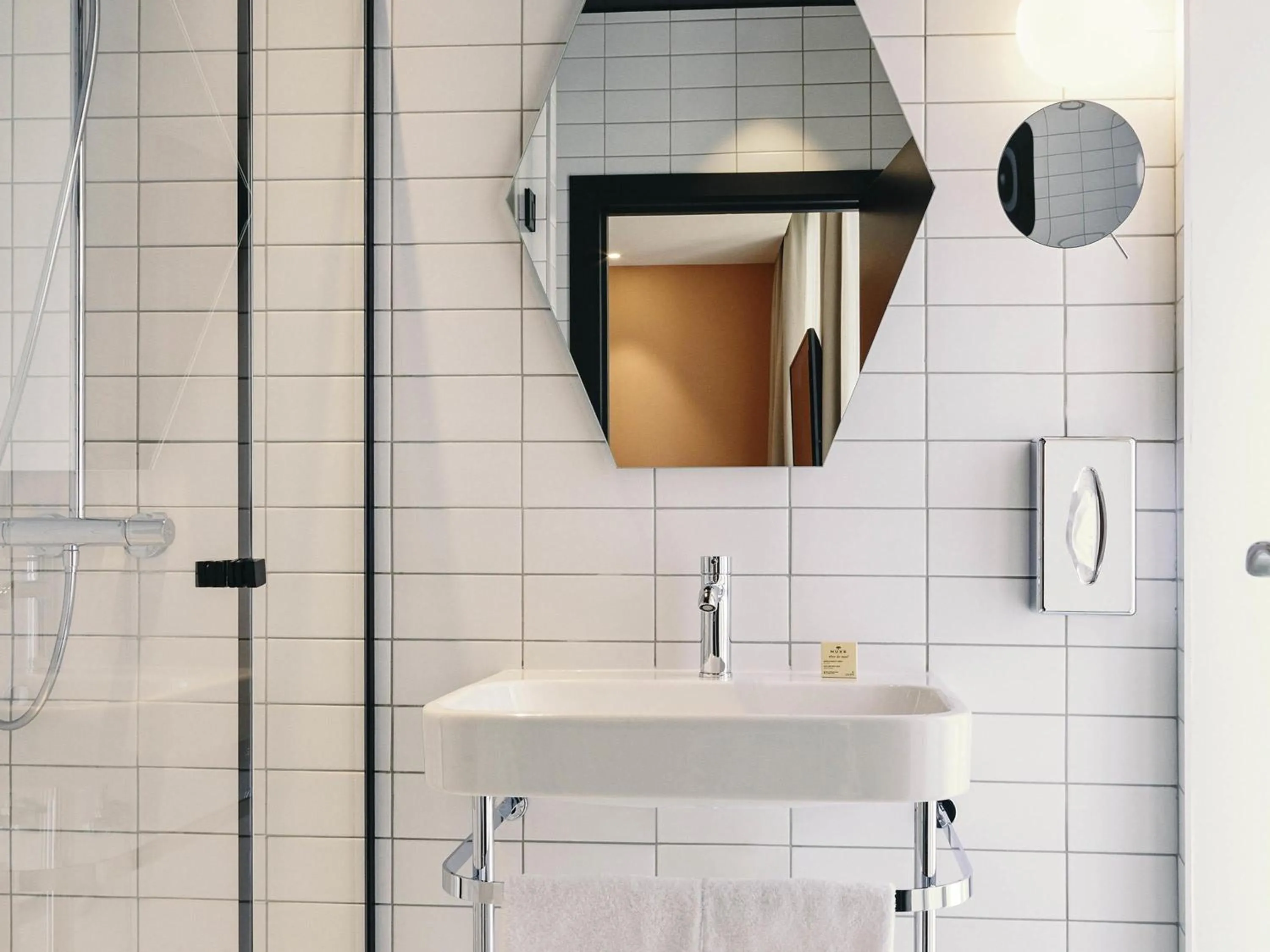 Bedroom in Mercure Marseille Canebière Vieux-Port