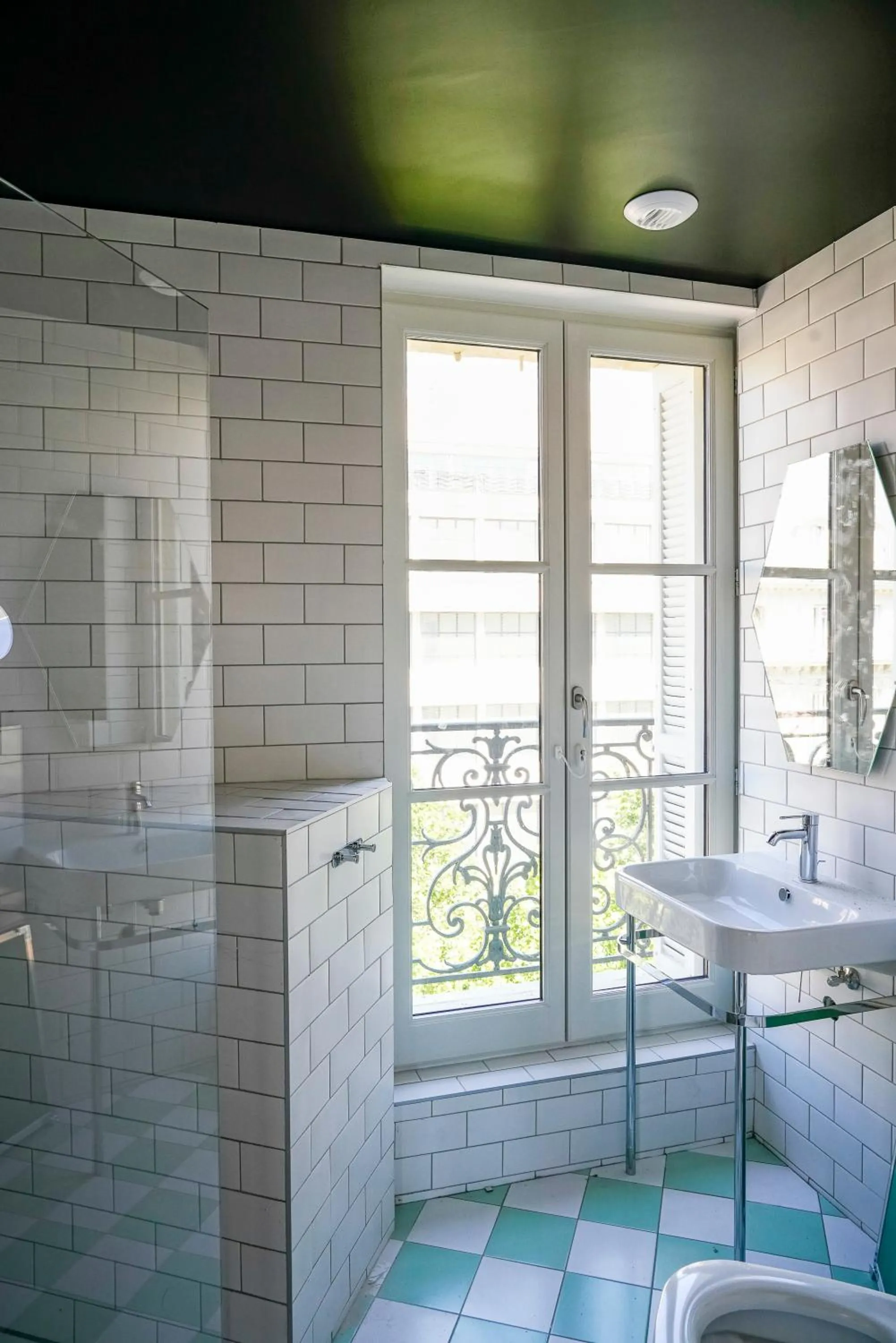 Bathroom in Mercure Marseille Canebière Vieux-Port