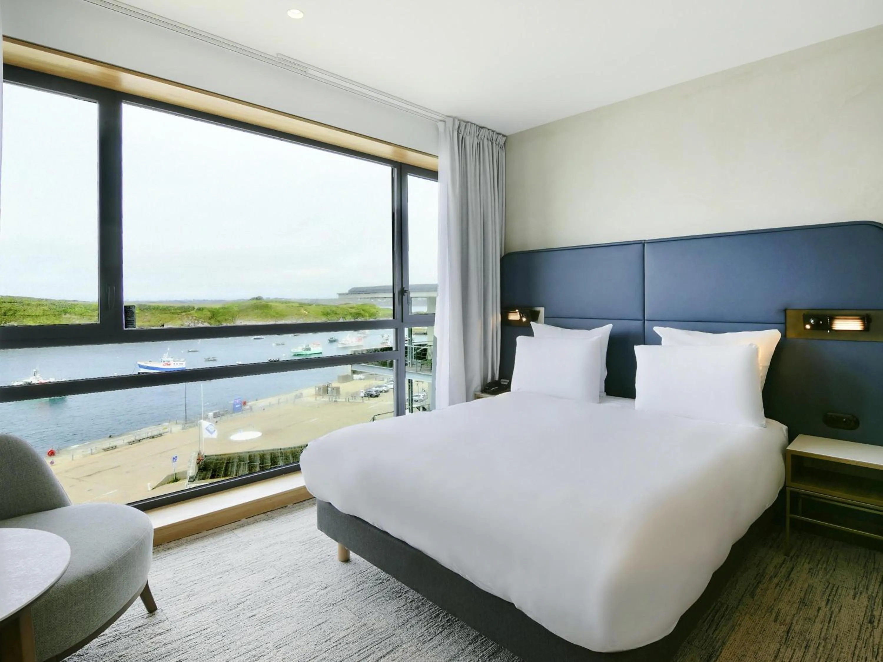 Bedroom, Bed in Sainte-Barbe Hotel & Spa Le Conquet - MGallery Collection