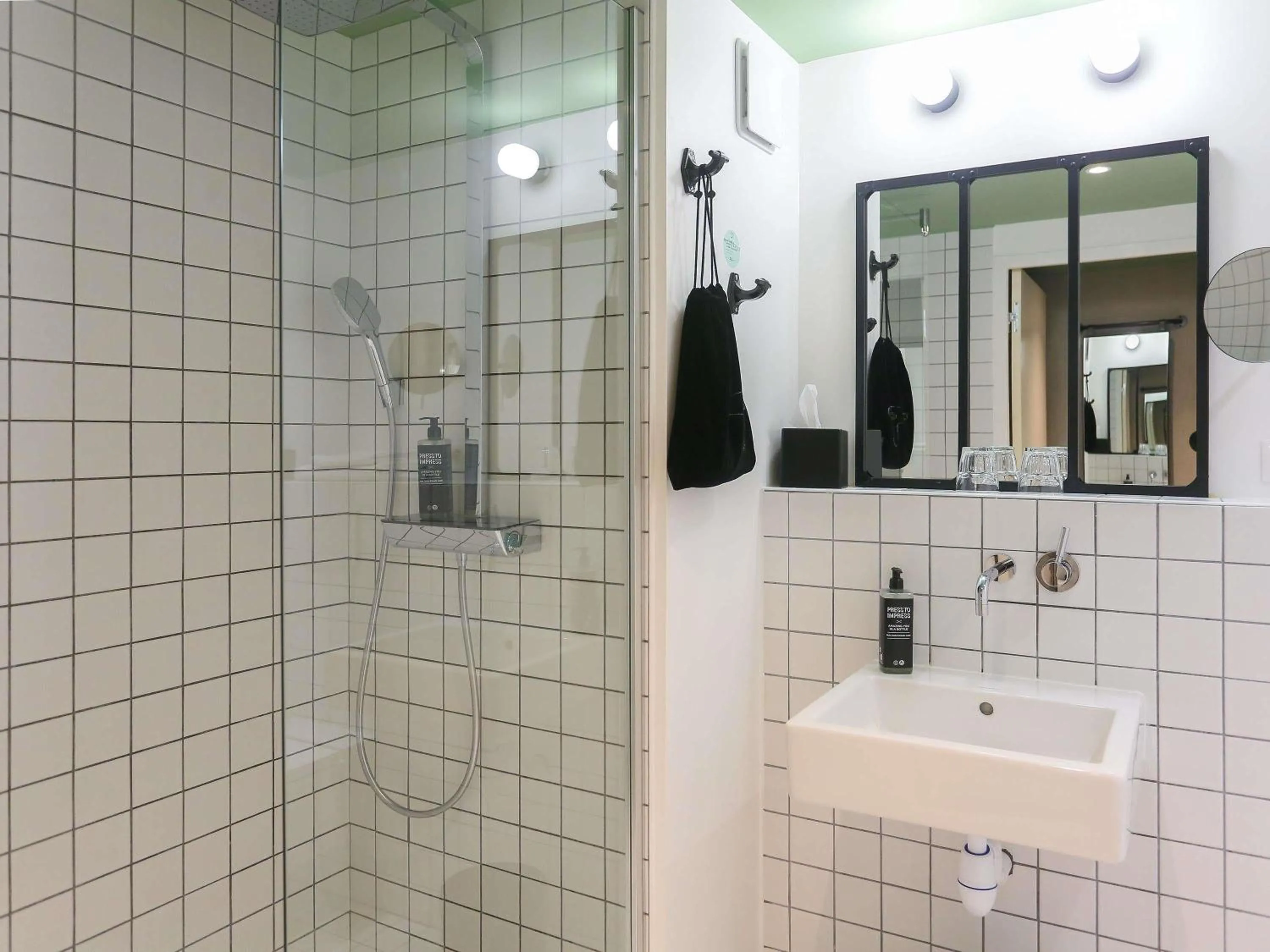 Bedroom in ibis Styles Amiens Centre