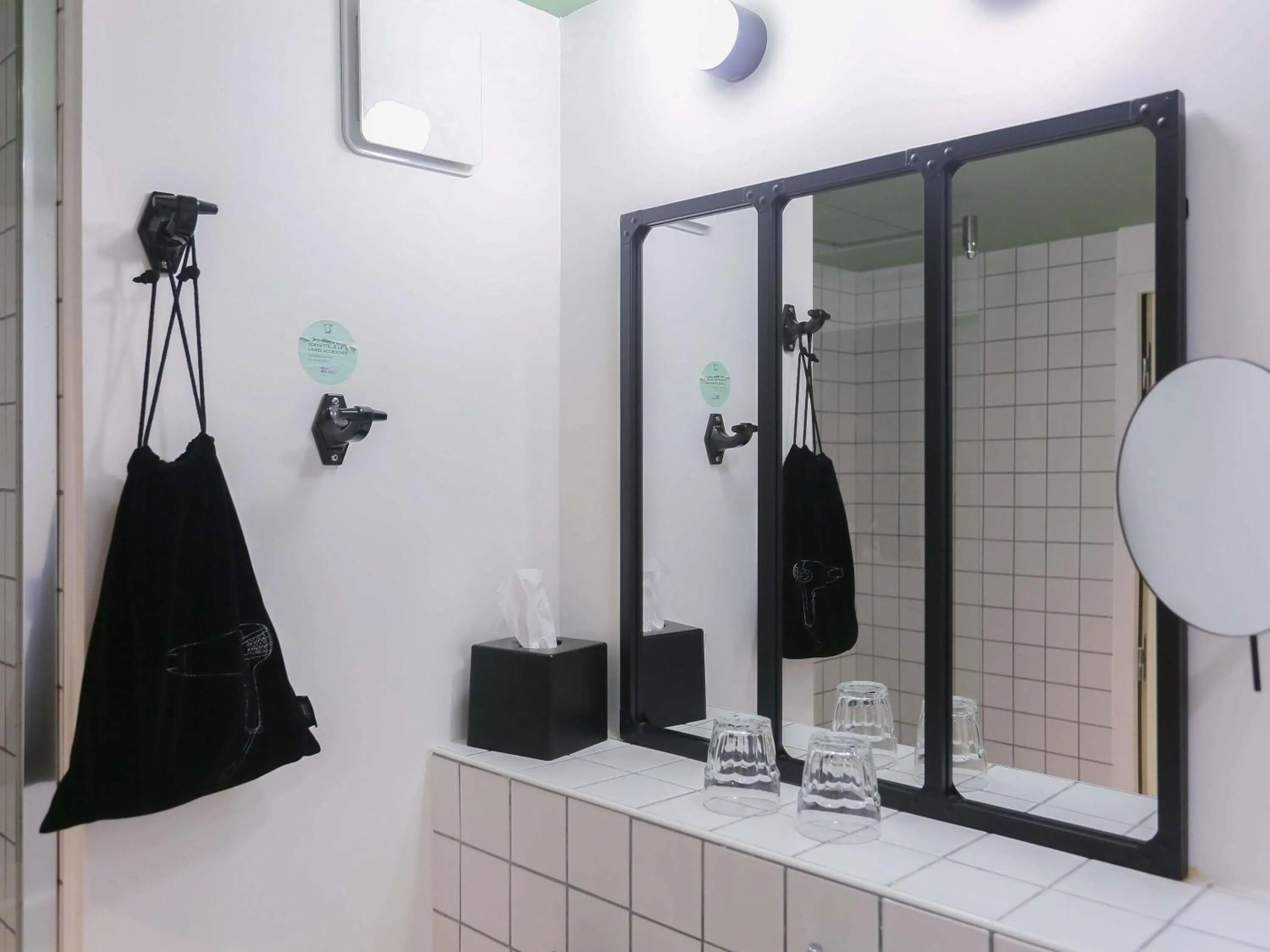 Bedroom in ibis Styles Amiens Centre