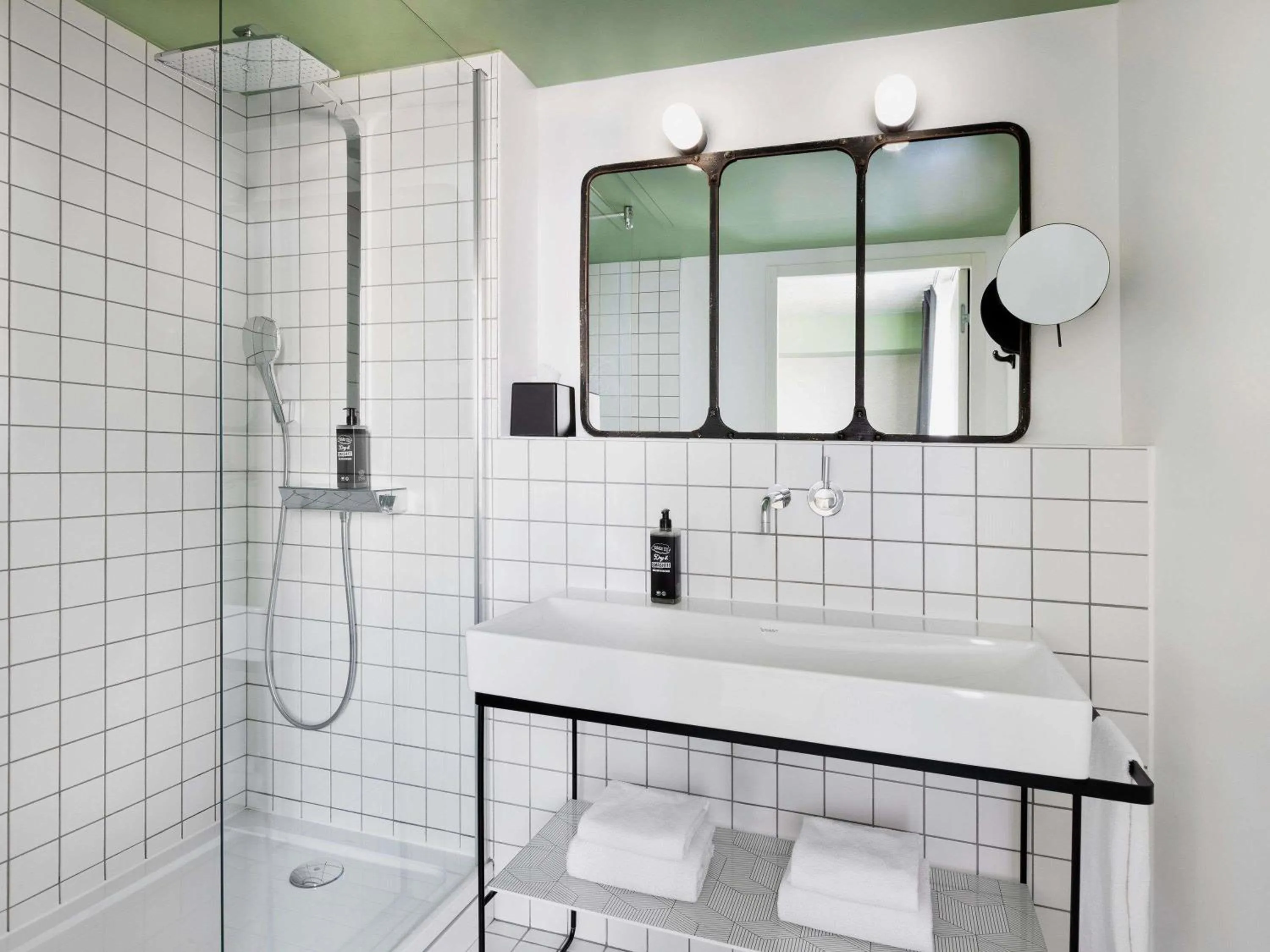 Bedroom in ibis Styles Amiens Centre