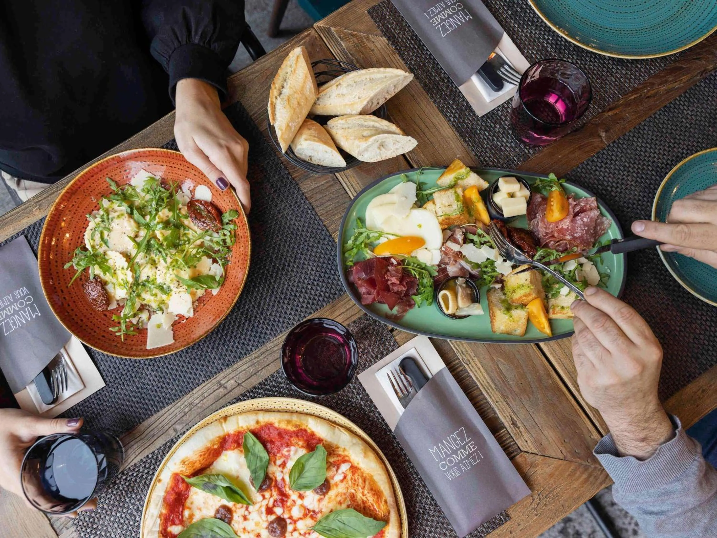 Restaurant/places to eat in ibis Styles Amiens Centre