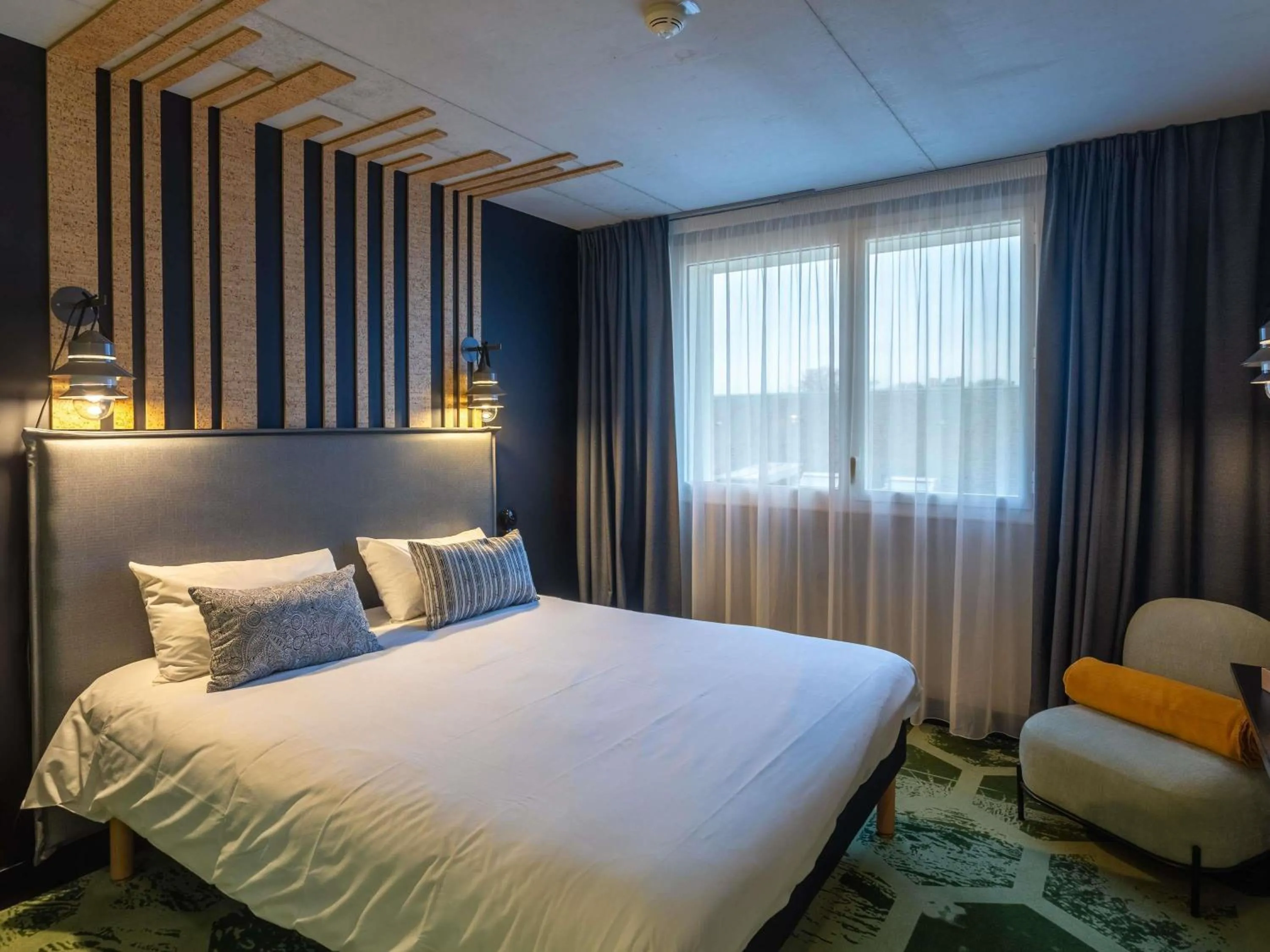 Bedroom, Bed in ibis Styles Amiens Centre